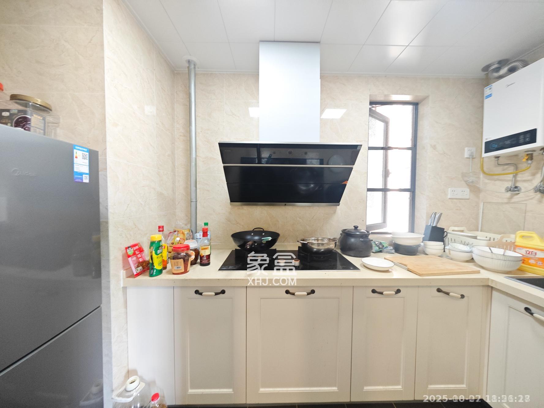 万科魅力之城观澜里 3室2厅2卫 2600.0元/月 万科魅力之城观澜里 3室2厅2卫 2600.0元/月室内图