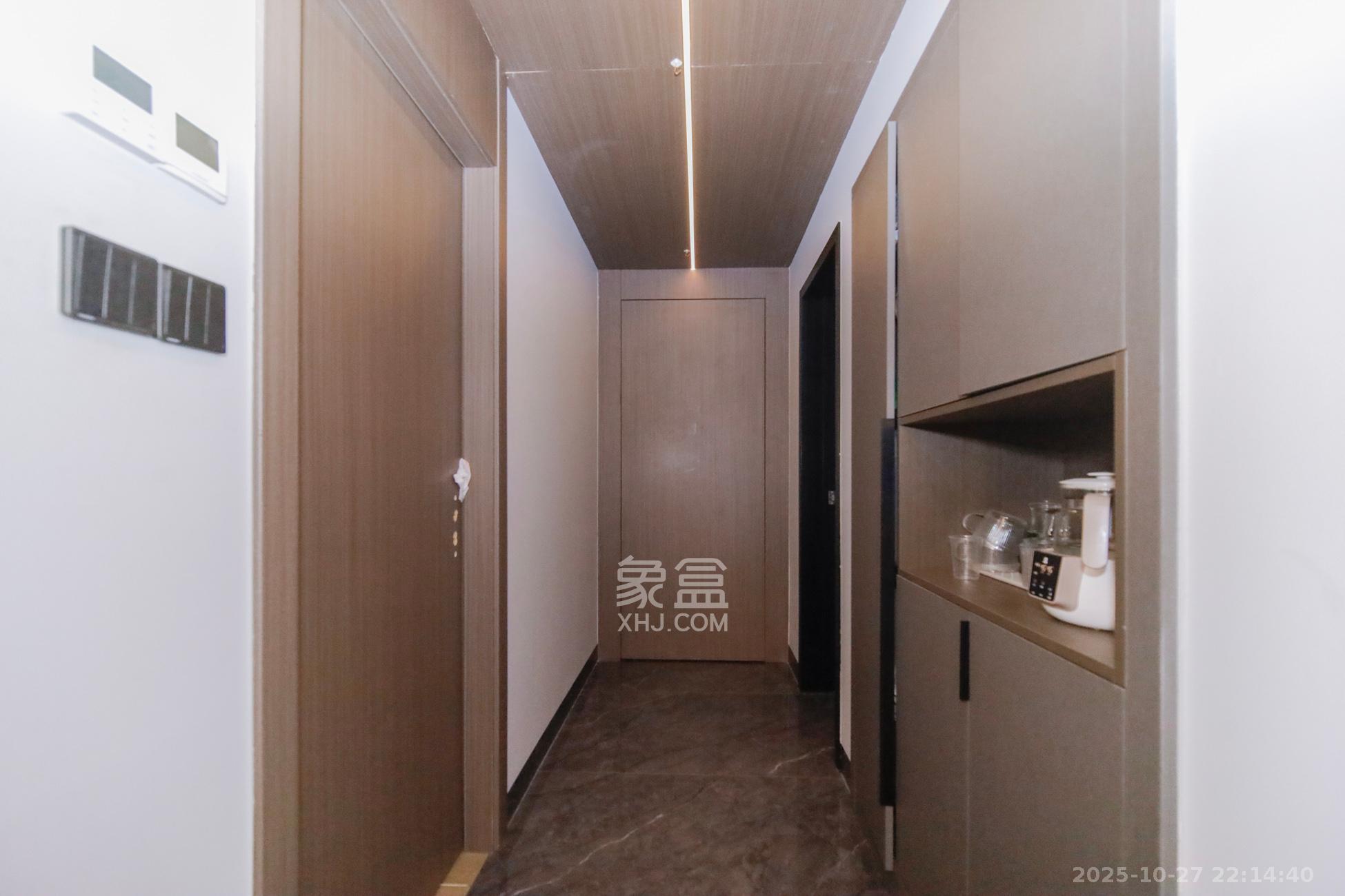 华润翡翠府  3室2厅2卫    138.0万其他