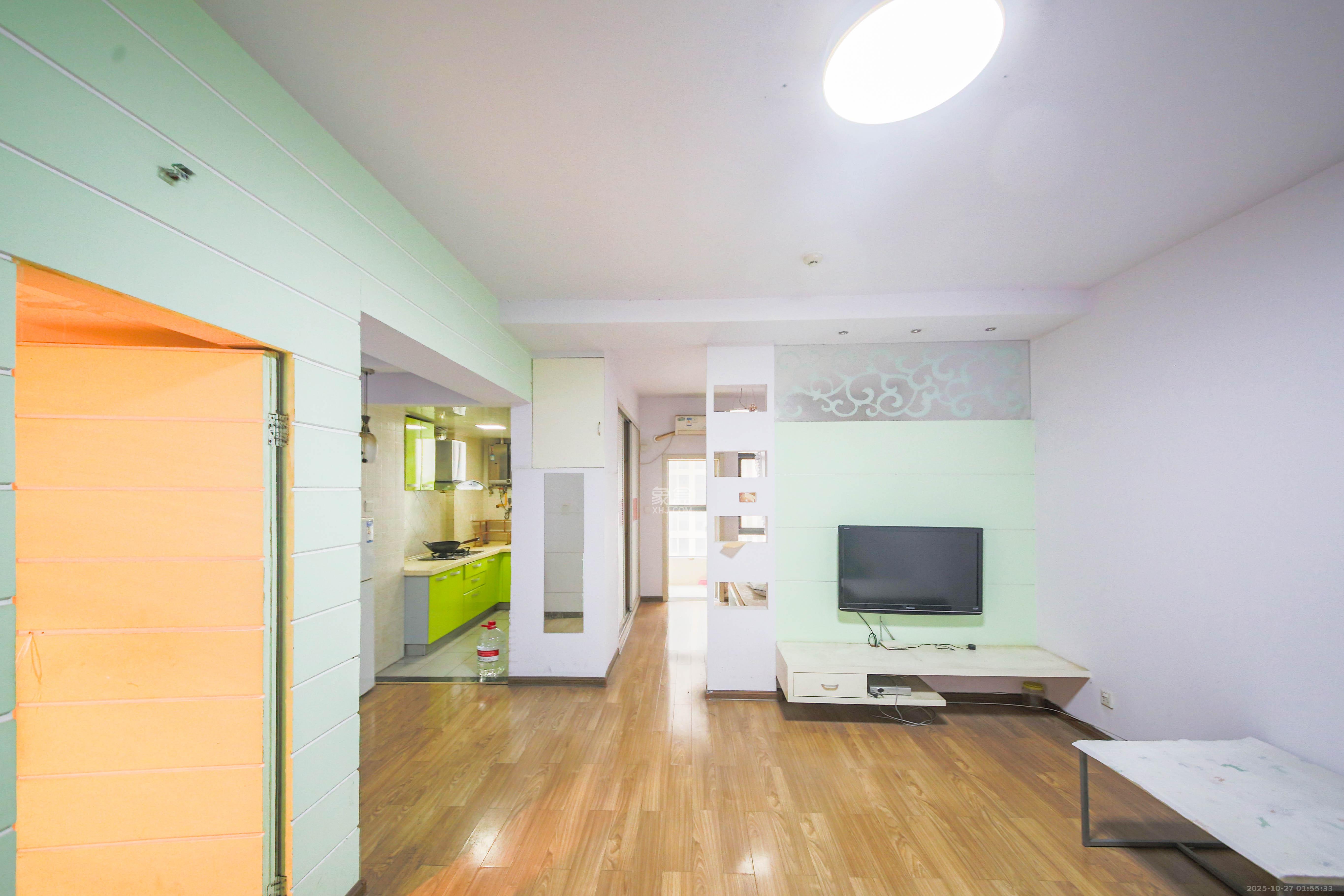 满庭芳小区  1室1厅1卫    50.0万客厅