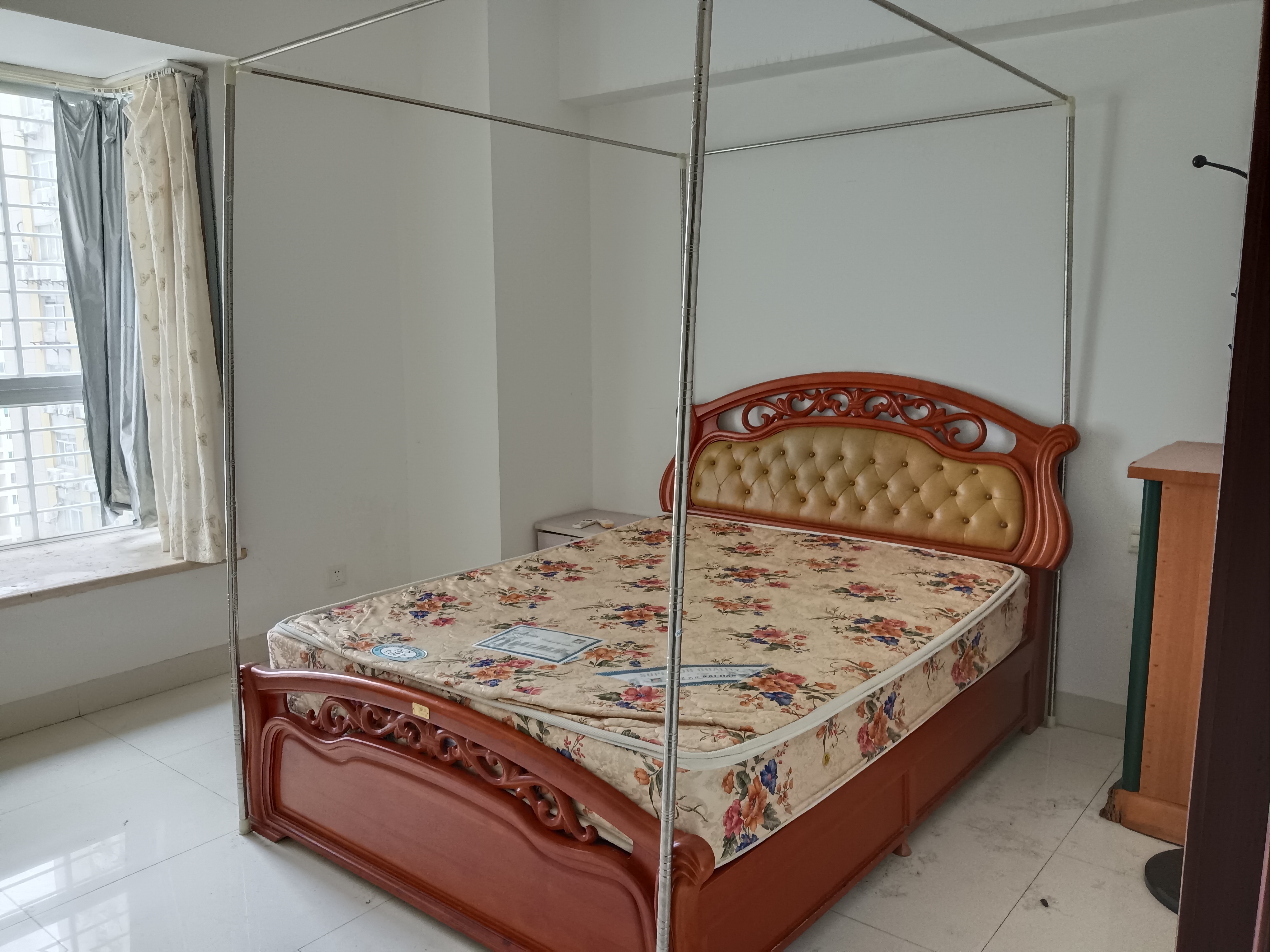 金山广场 2室2厅1卫 2300.0元/月 金山广场 2室2厅1卫 2300.0元/月室内图