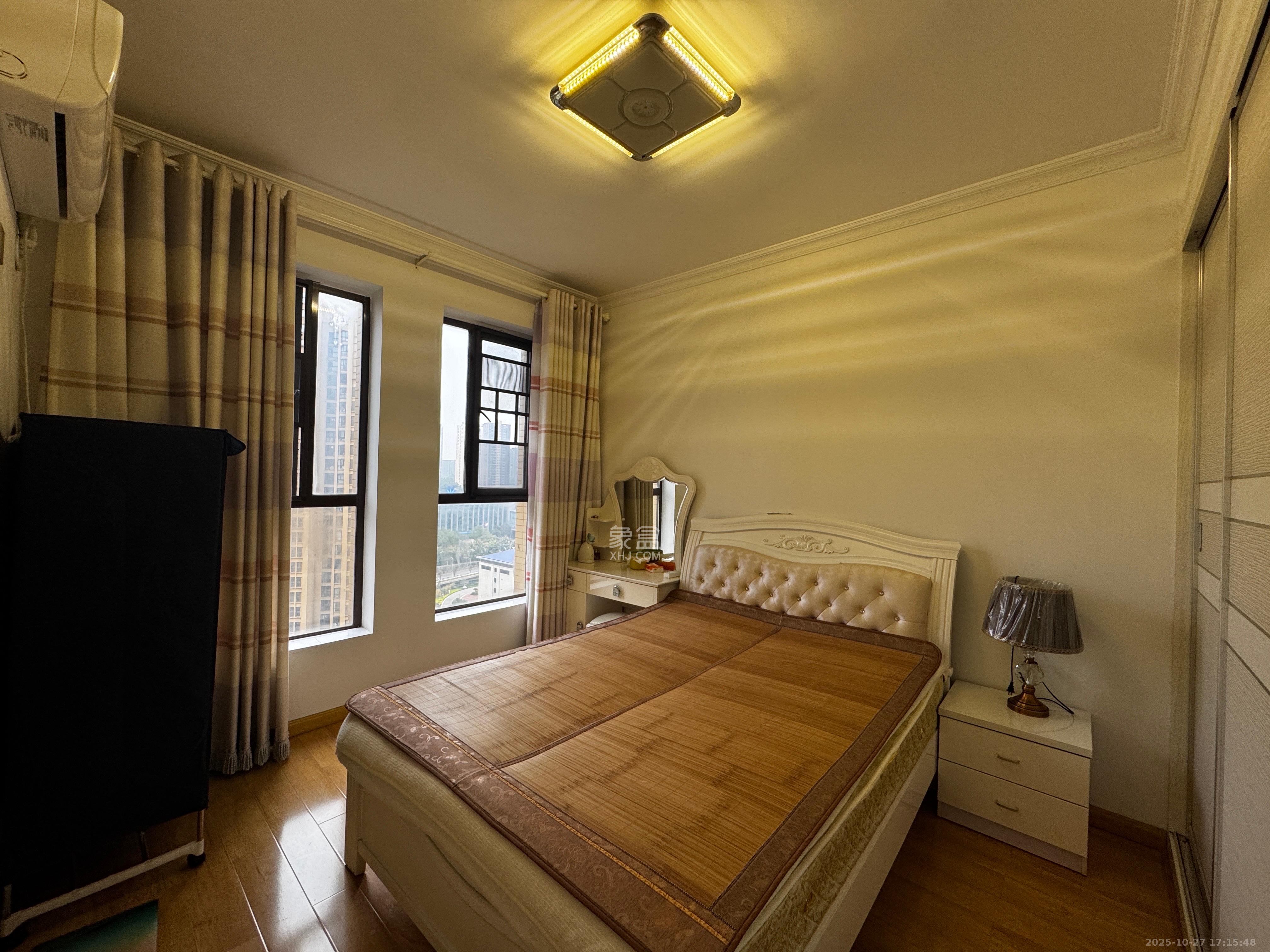 欧莱雅郡  3室2厅1卫    1800.0元/月室内图