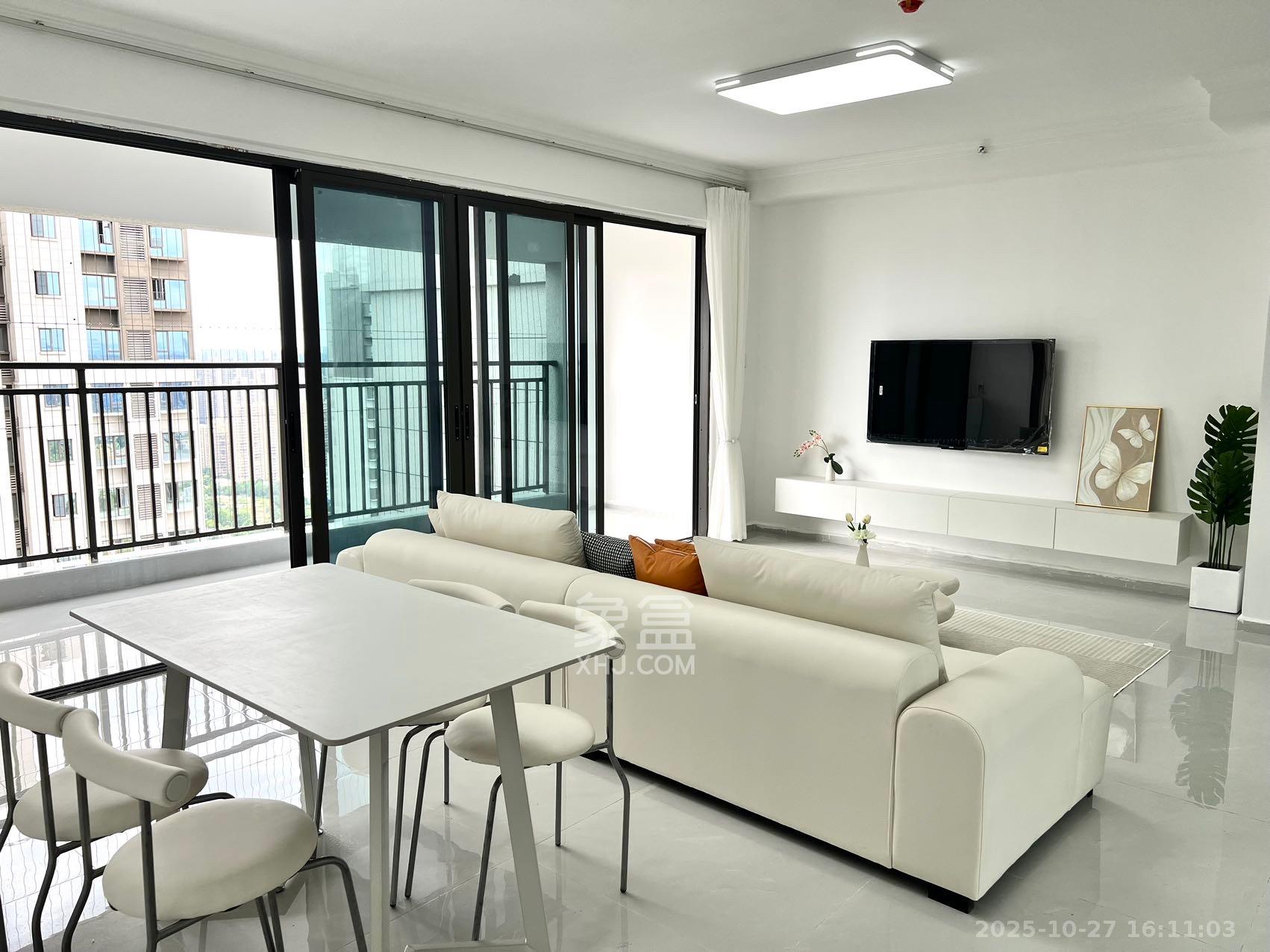 阳光城尚东湾嘉林苑  3室2厅1卫    3000.0元/月 阳光城尚东湾嘉林苑  3室2厅1卫    3000.0元/月室内图