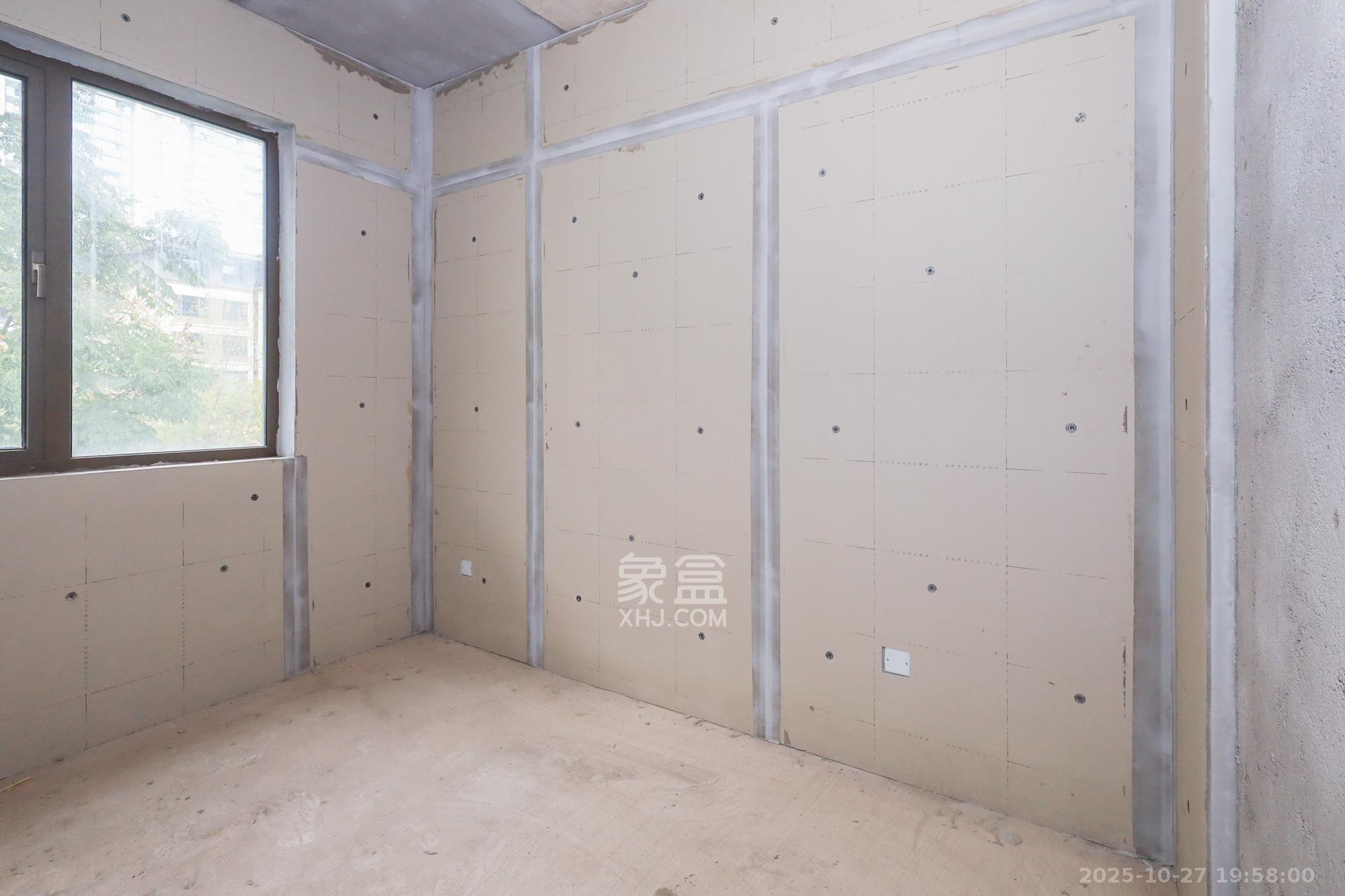 正荣滨江紫阙台  4室2厅2卫    348.0万 正荣滨江紫阙台  4室2厅2卫    348.0万卧室