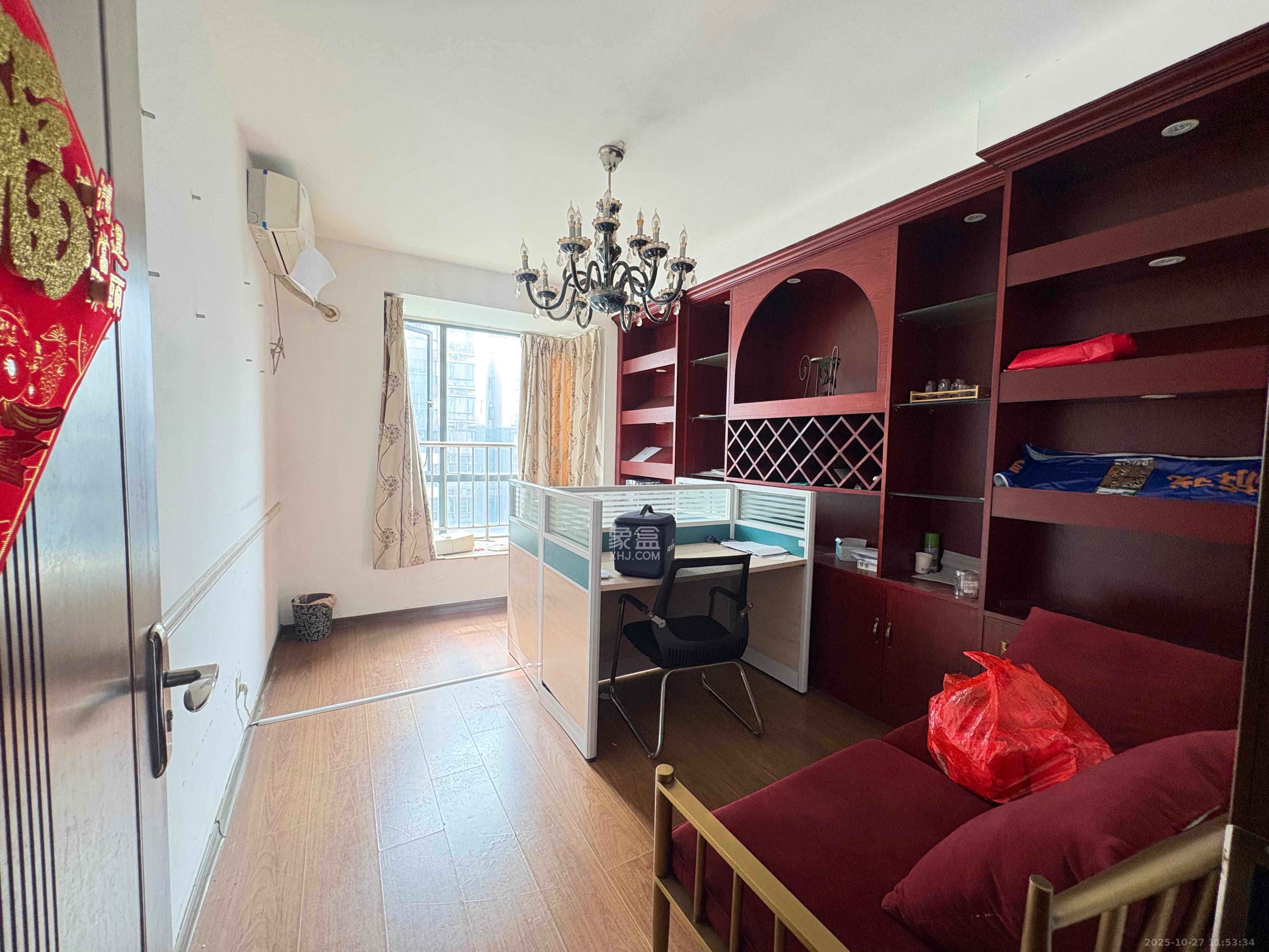 西子花苑  4室2厅2卫    3300.0元/月室内图