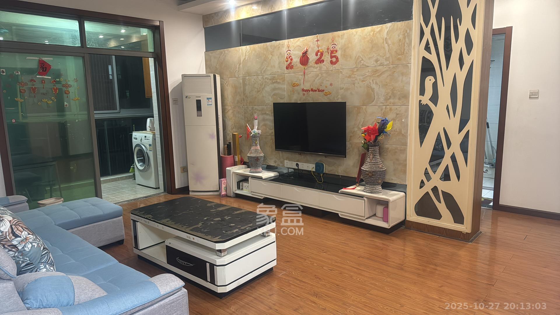 新城新世界一二三期  3室2厅1卫    2700.0元/月 新城新世界一二三期  3室2厅1卫    2700.0元/月室内图