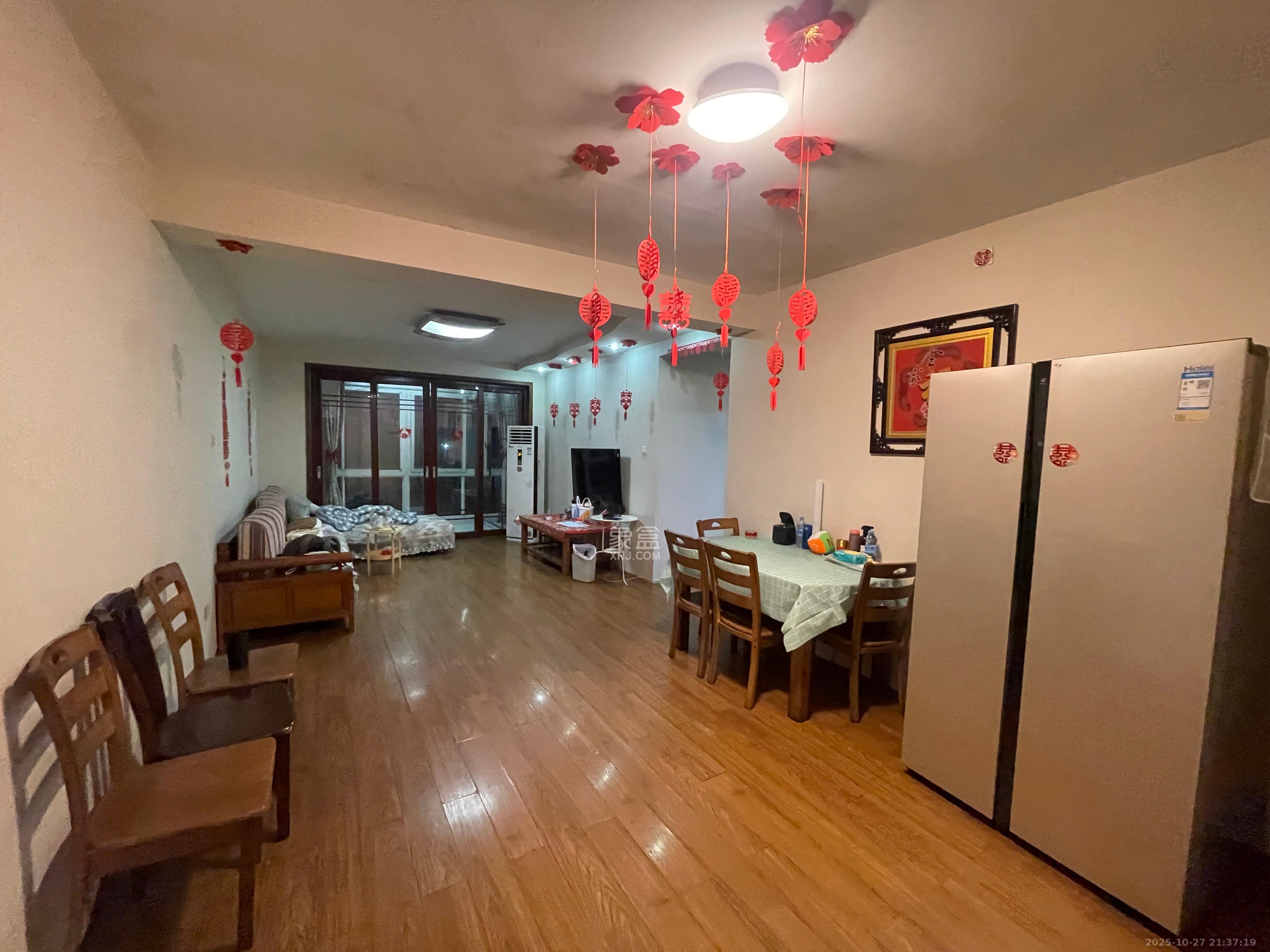 天翔新新家园 3室2厅1卫 1800.0元/月 天翔新新家园 3室2厅1卫 1800.0元/月室内图