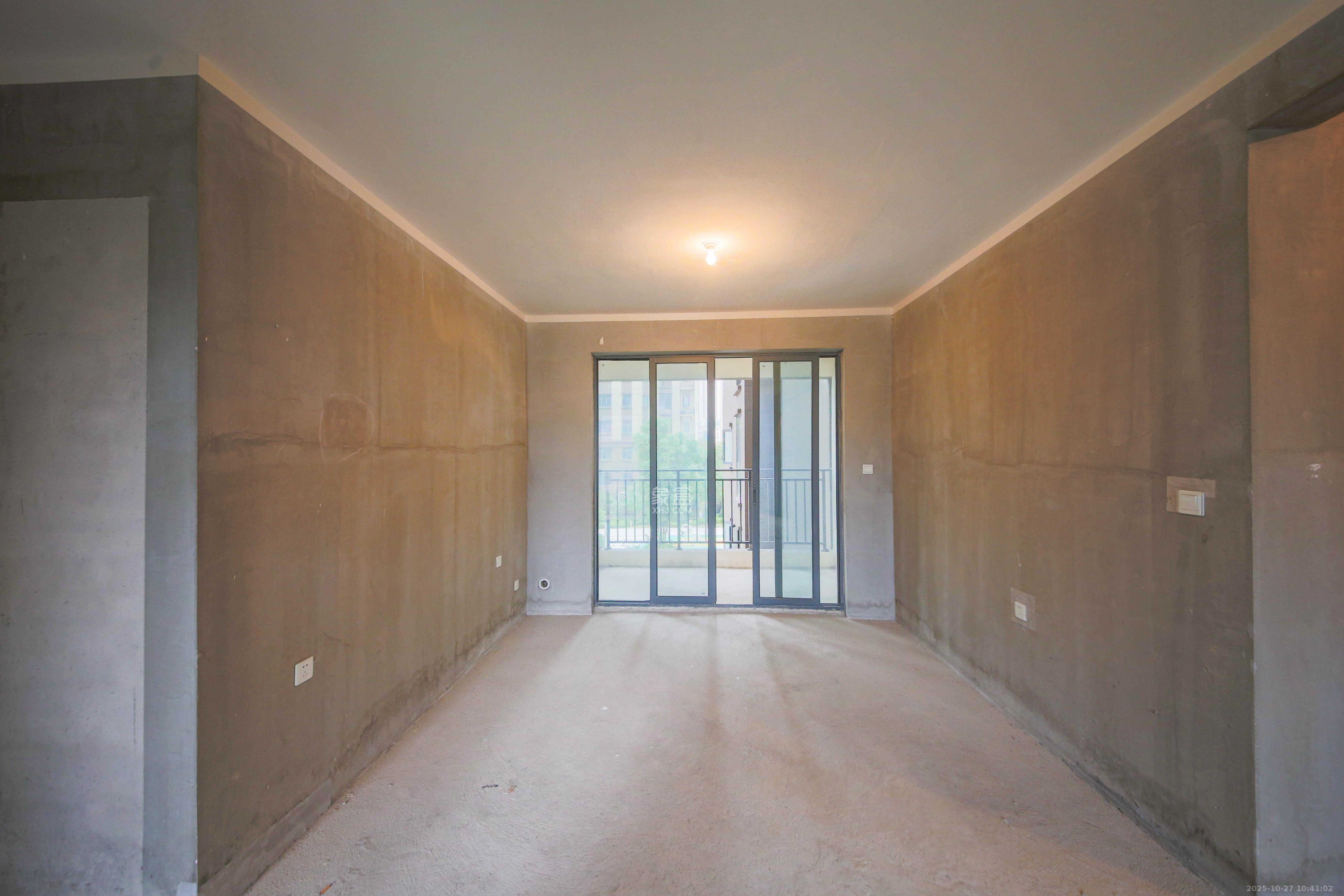 中建钰和城  3室2厅1卫    115.0万客厅