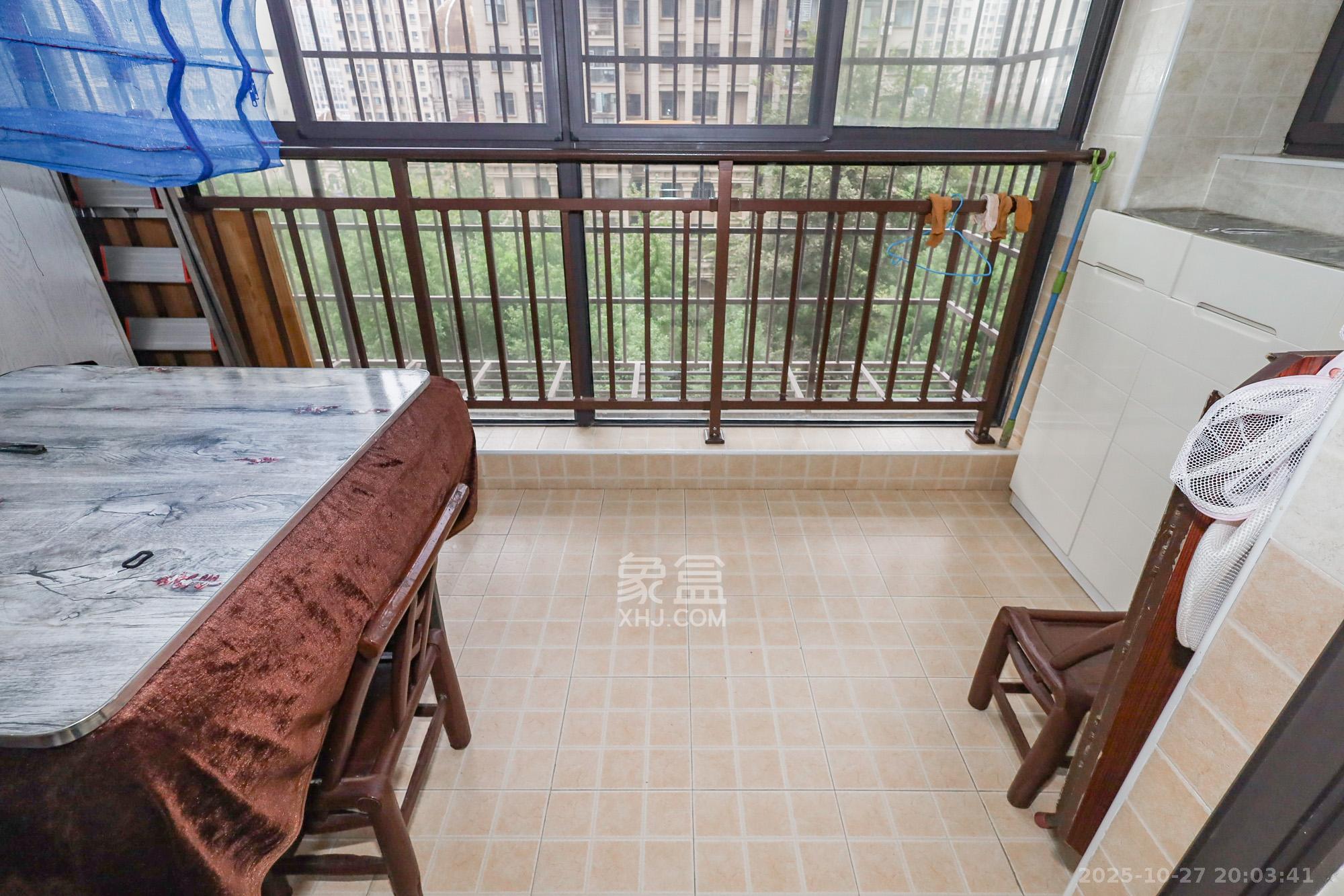 阳光丽城一期 4室2厅2卫 158.0万 阳光丽城一期 4室2厅2卫 158.0万阳台