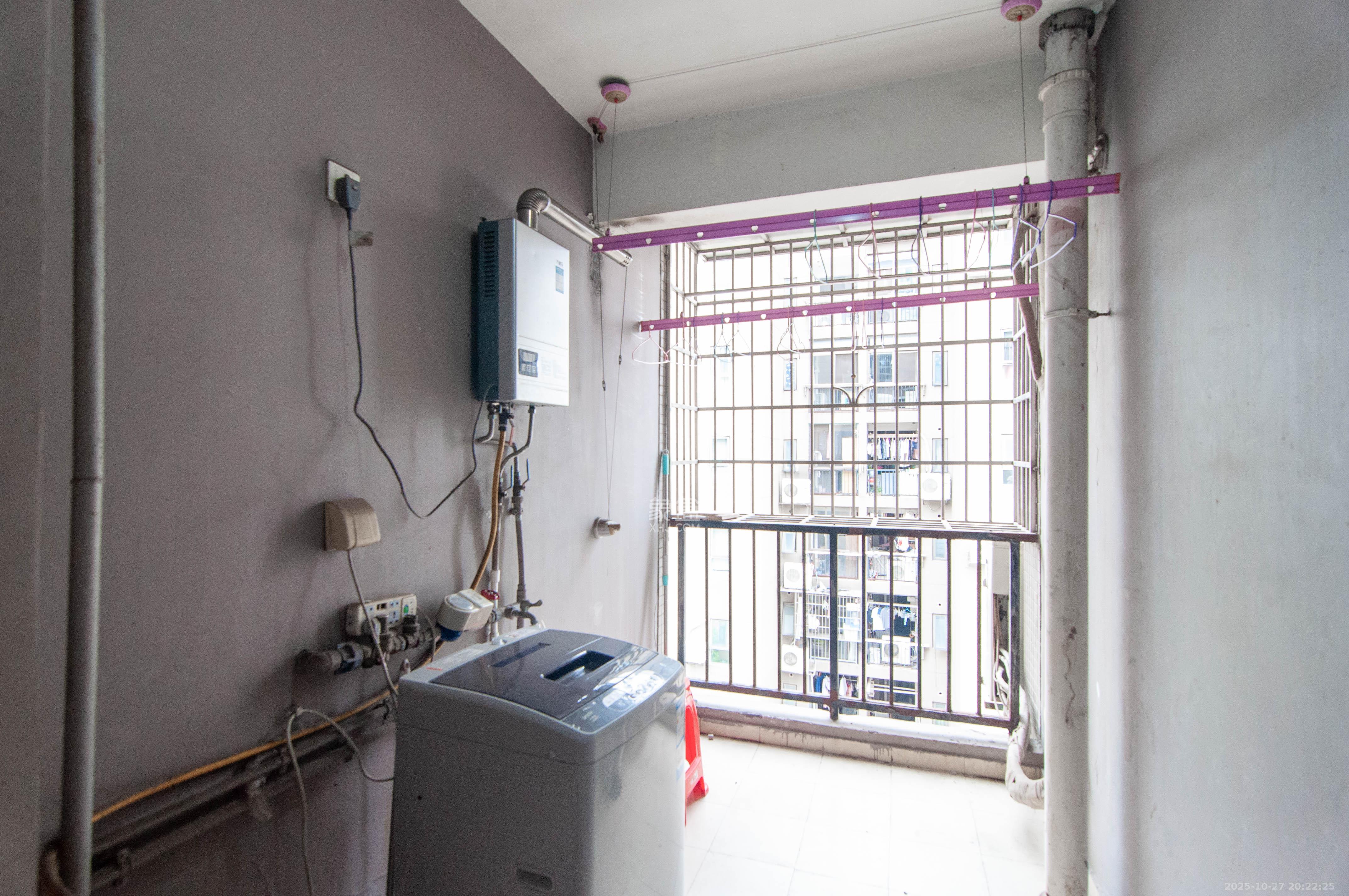 远大麓园  3室2厅2卫    2200.0元/月室内图