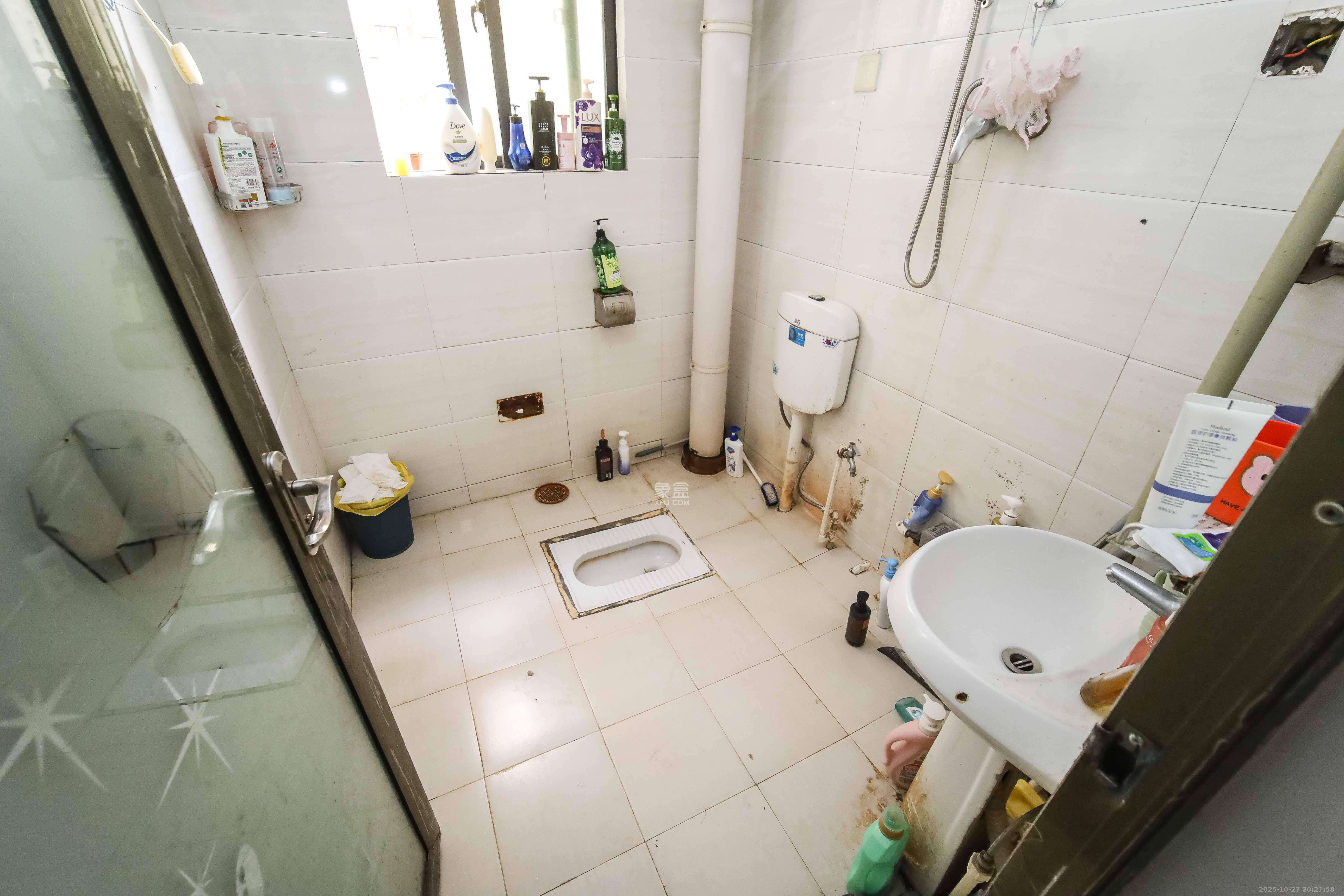 锦湘国际星城三期(锦绣苑)  3室2厅2卫    88.0万 锦湘国际星城三期(锦绣苑)  3室2厅2卫    88.0万卫生间