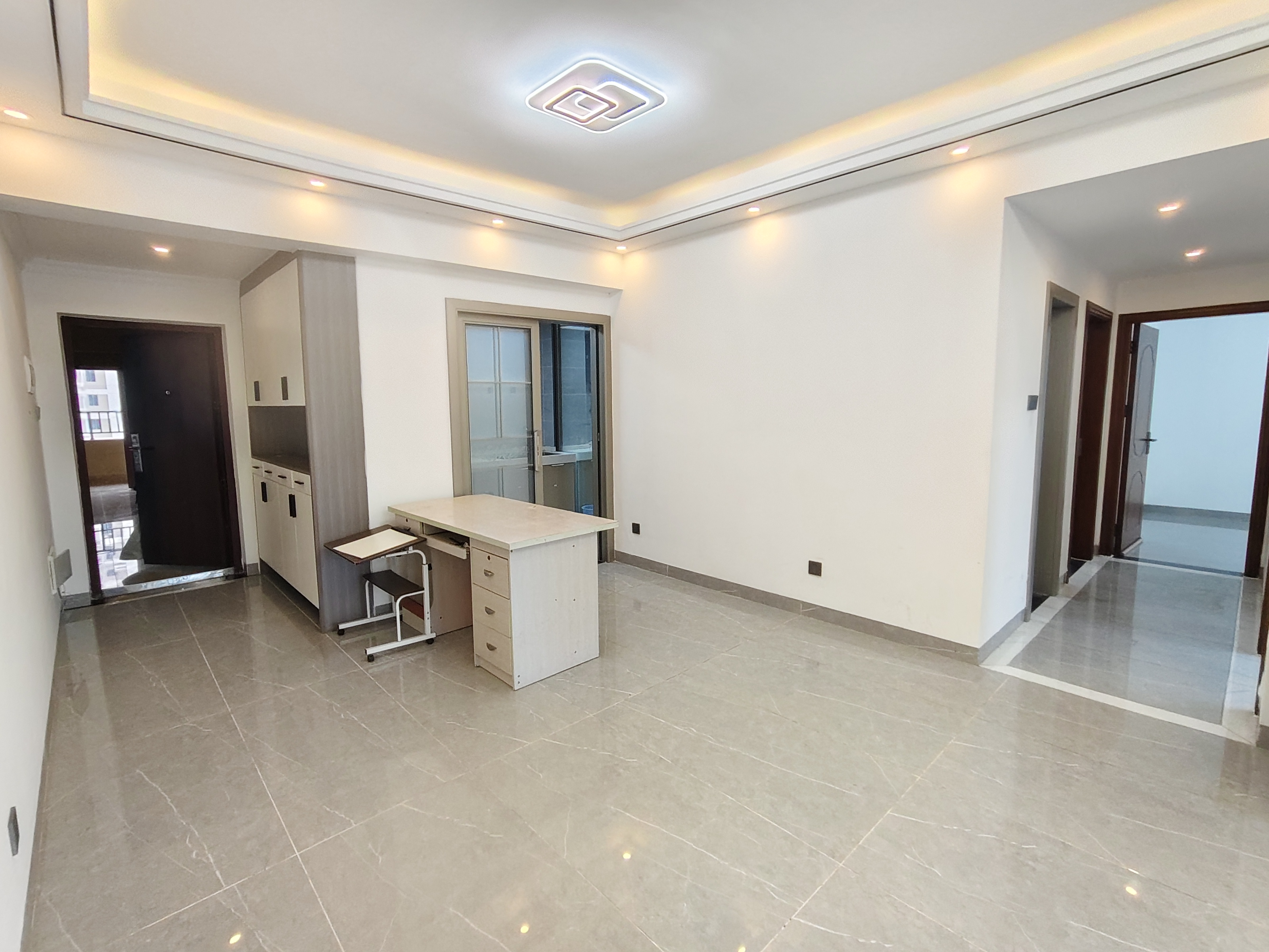 润龙花园  3室2厅1卫    2800.0元/月 润龙花园  3室2厅1卫    2800.0元/月室内图