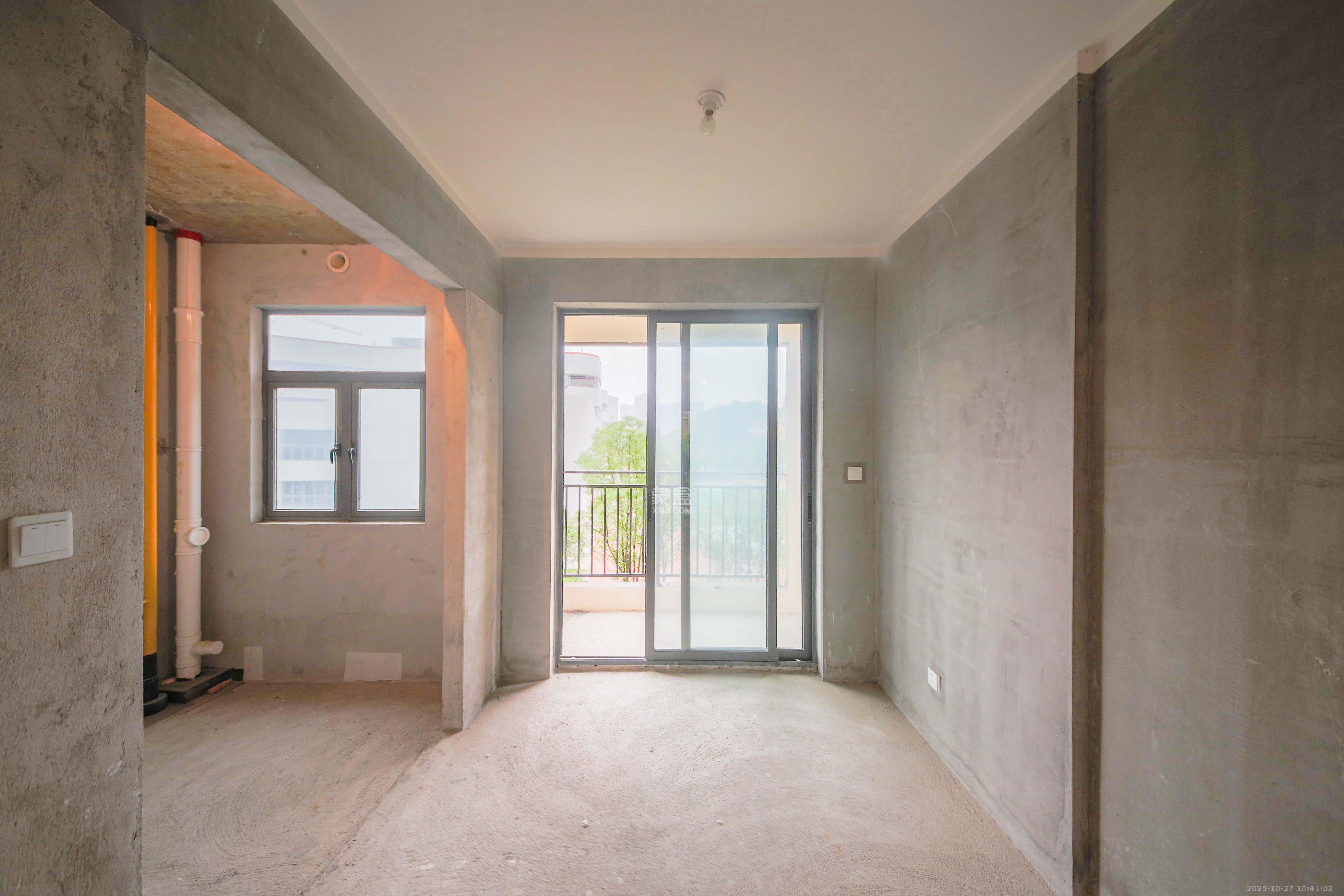 中建钰和城  3室2厅1卫    115.0万客厅