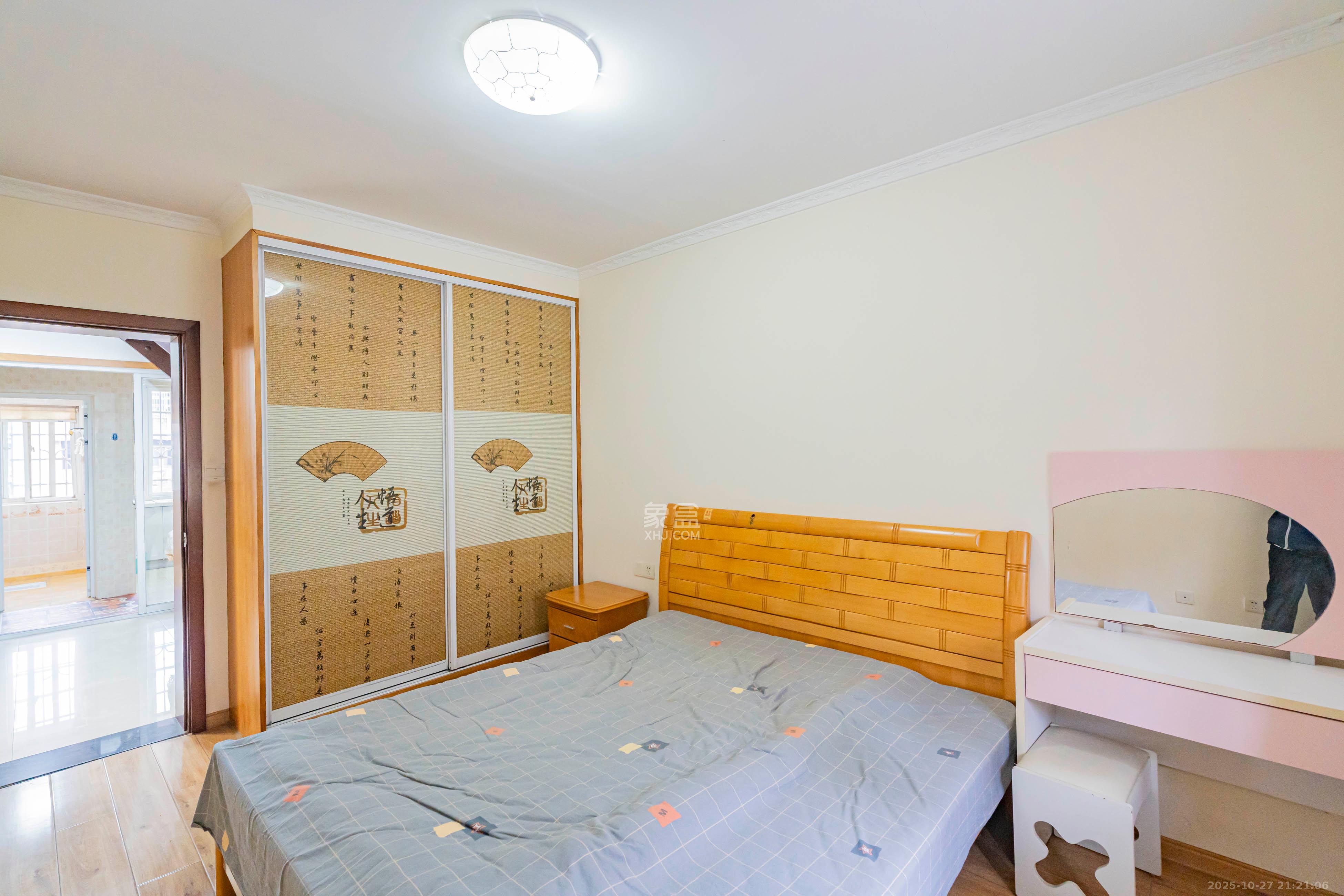 聚英阁  4室2厅2卫    86.0万卧室