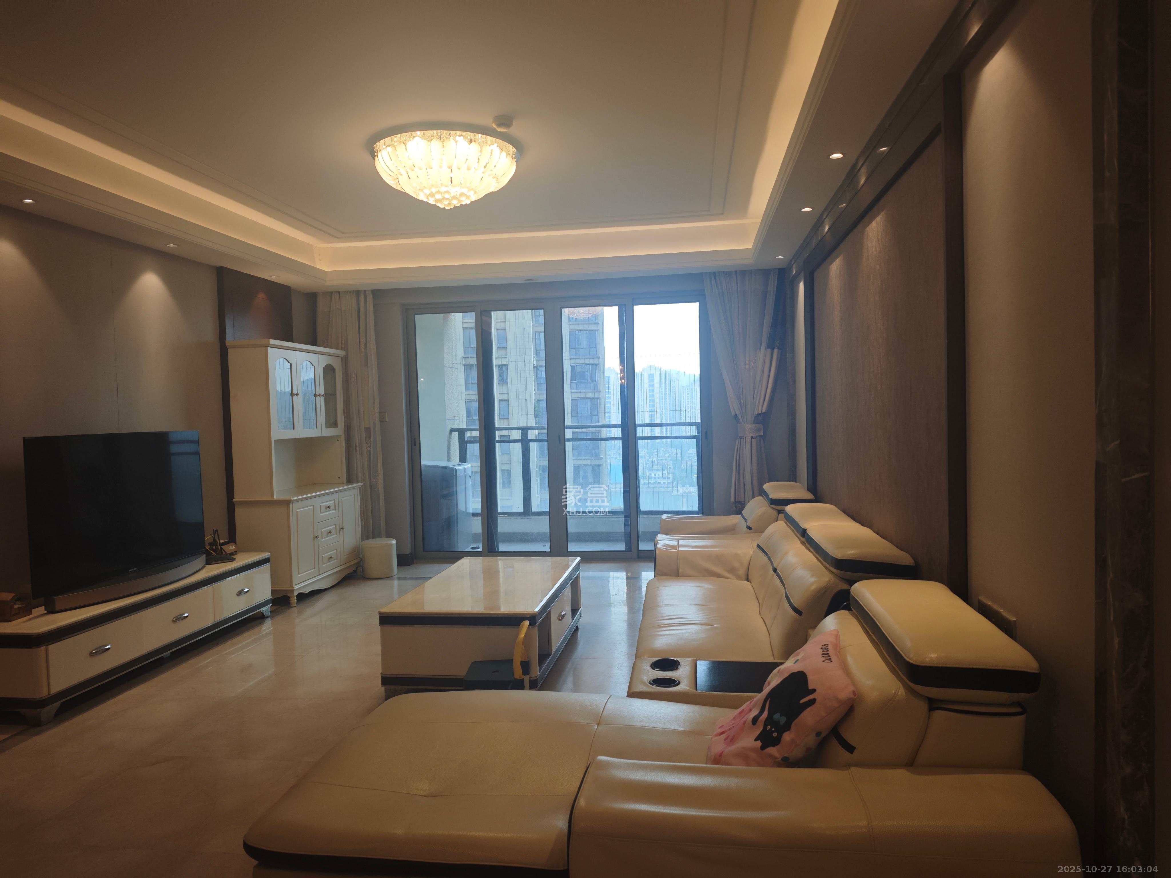 梅溪湖金茂府(金茂广场)(金茂览秀城)  1室2厅2卫    4800.0元/月 梅溪湖金茂府(金茂广场)(金茂览秀城)  1室2厅2卫    4800.0元/月室内图