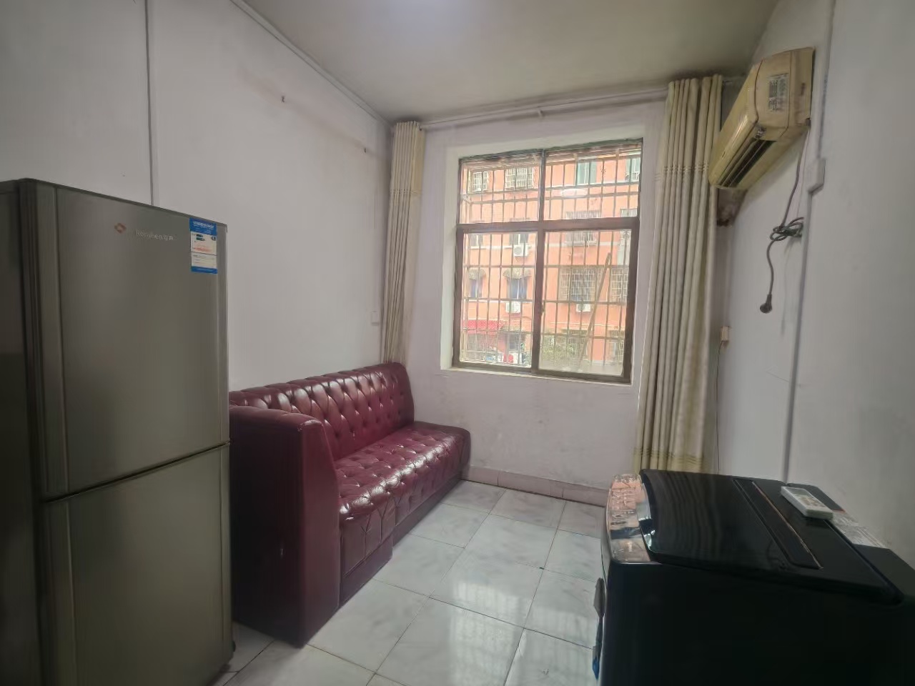 梓园社区(麻纺厂宿舍)  2室1厅1卫    650.0元/月