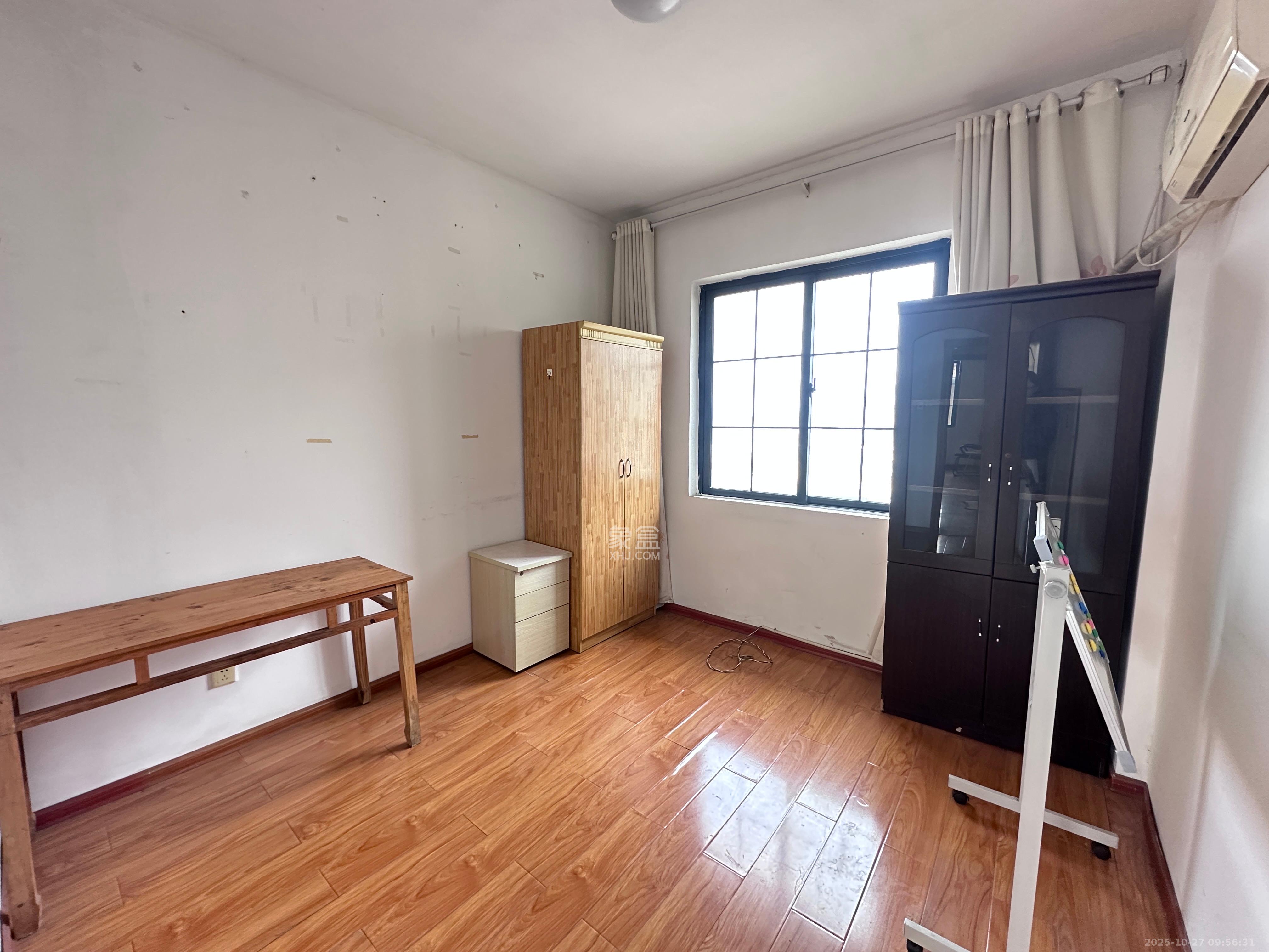 沁园春御院  3室2厅2卫    2500.0元/月 沁园春御院  3室2厅2卫    2500.0元/月室内图