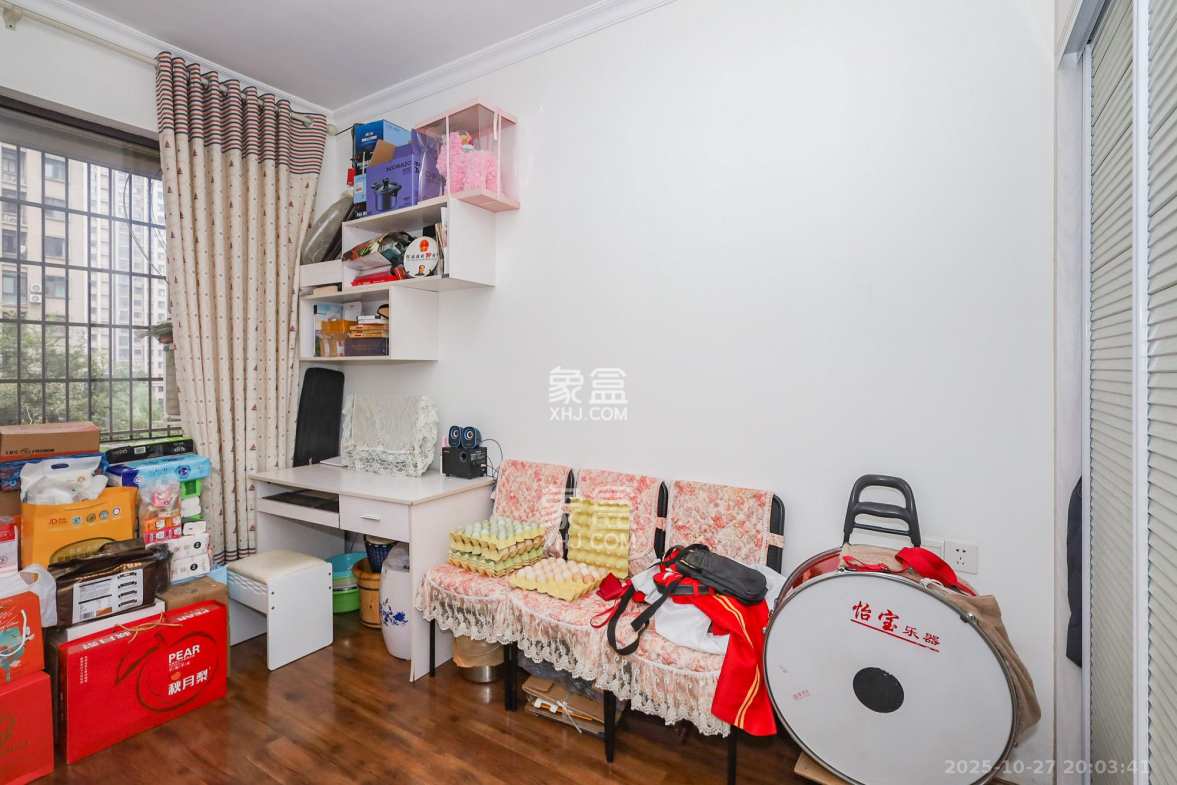 阳光丽城一期 4室2厅2卫 158.0万 阳光丽城一期 4室2厅2卫 158.0万卧室