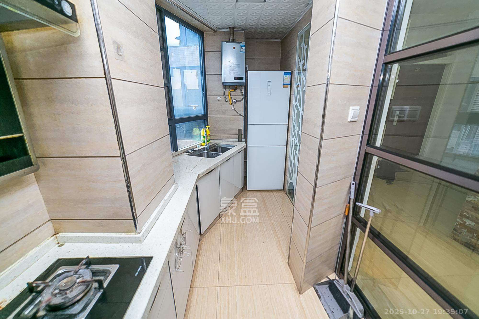 通用时代国际社区  3室2厅1卫    120.0万厨房