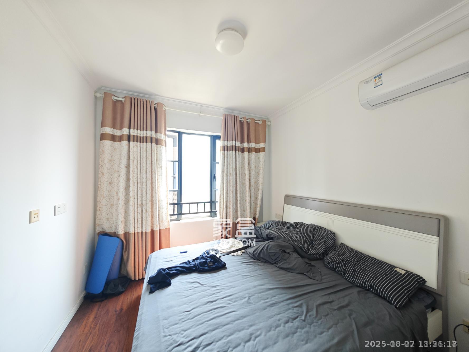 万科魅力之城观澜里 3室2厅2卫 2600.0元/月 万科魅力之城观澜里 3室2厅2卫 2600.0元/月室内图