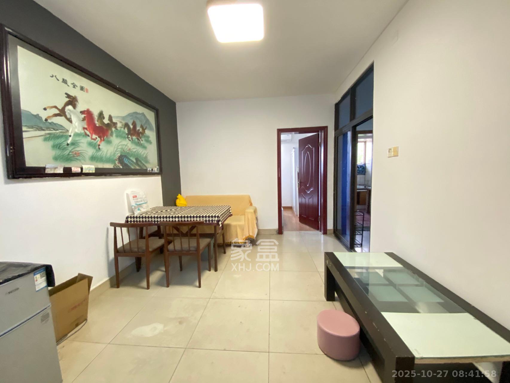 牛婆塘社区  2室2厅1卫    1500.0元/月室内图