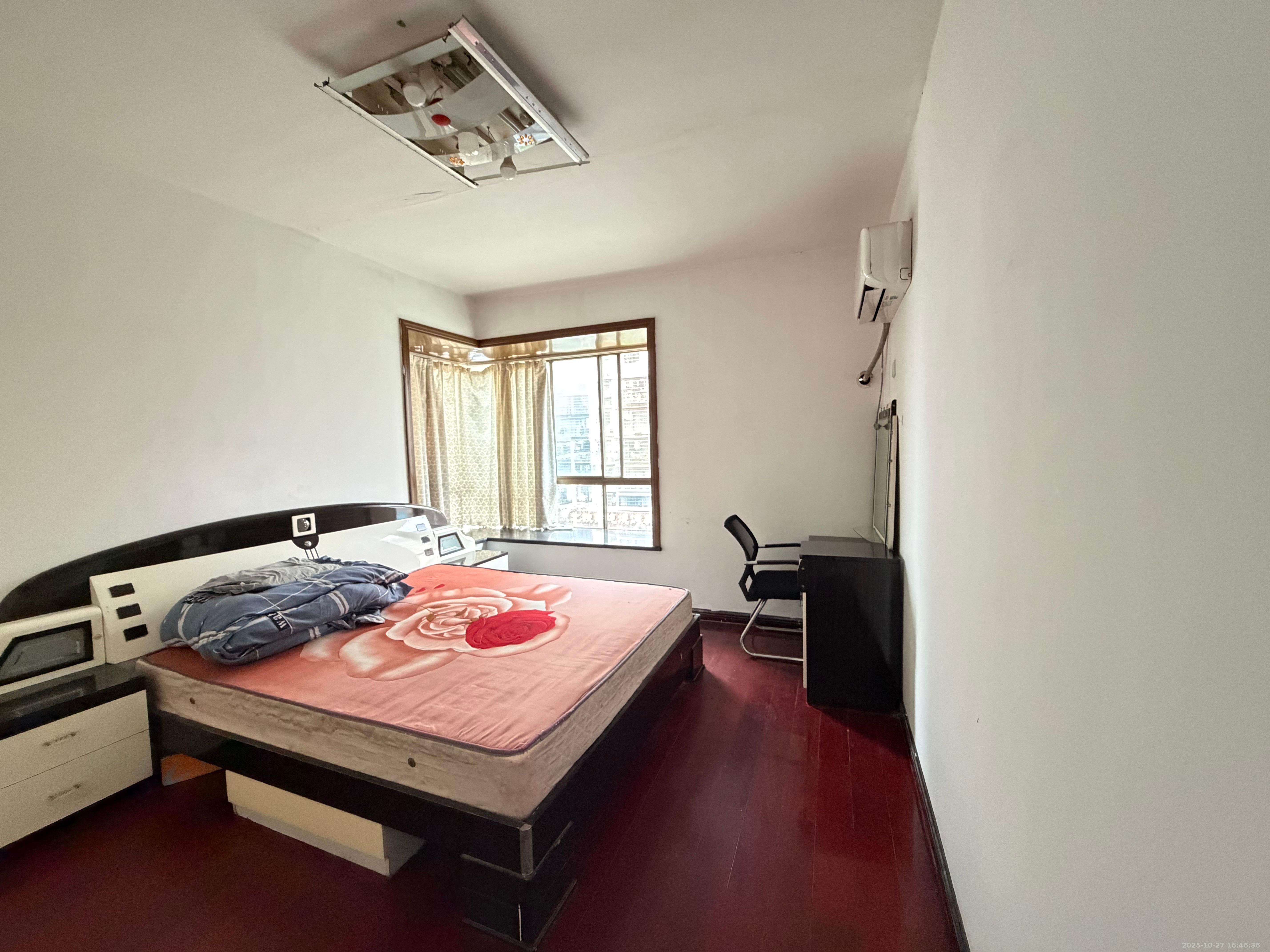 莲湖汽配城  4室2厅1卫    1800.0元/月室内图