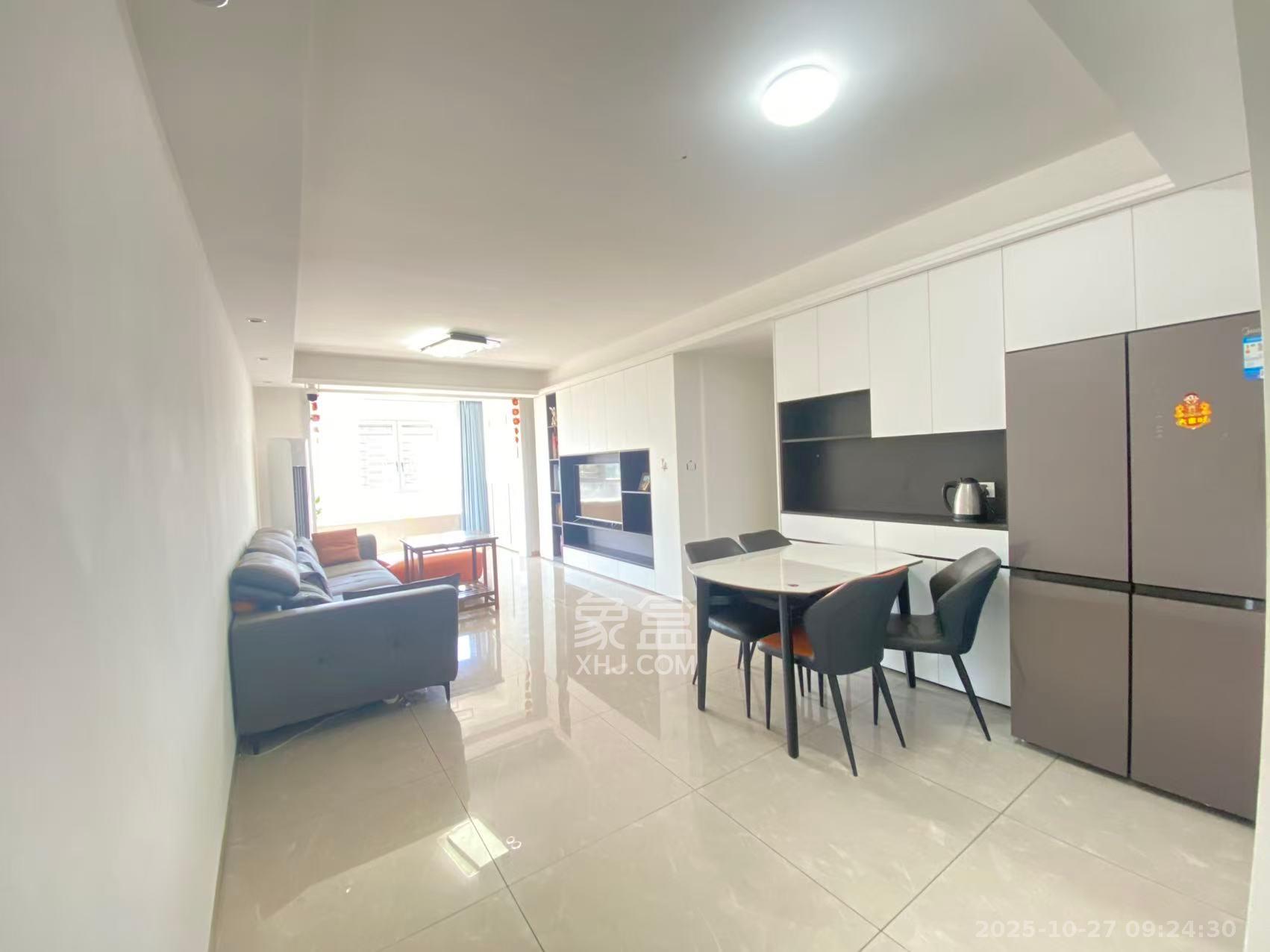 春晖花园  3室2厅2卫    2200.0元/月室内图