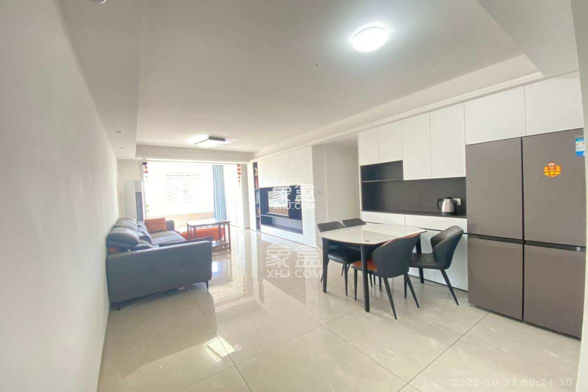 春晖花园 3室2厅2卫 2200.0元/月 春晖花园 3室2厅2卫 2200.0元/月室内图