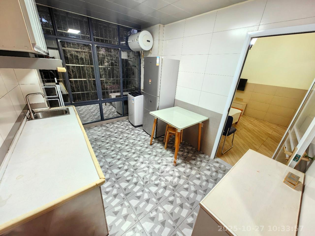 嘉顺苑 1室1厅1卫 1300.0元/月 嘉顺苑 1室1厅1卫 1300.0元/月室内图