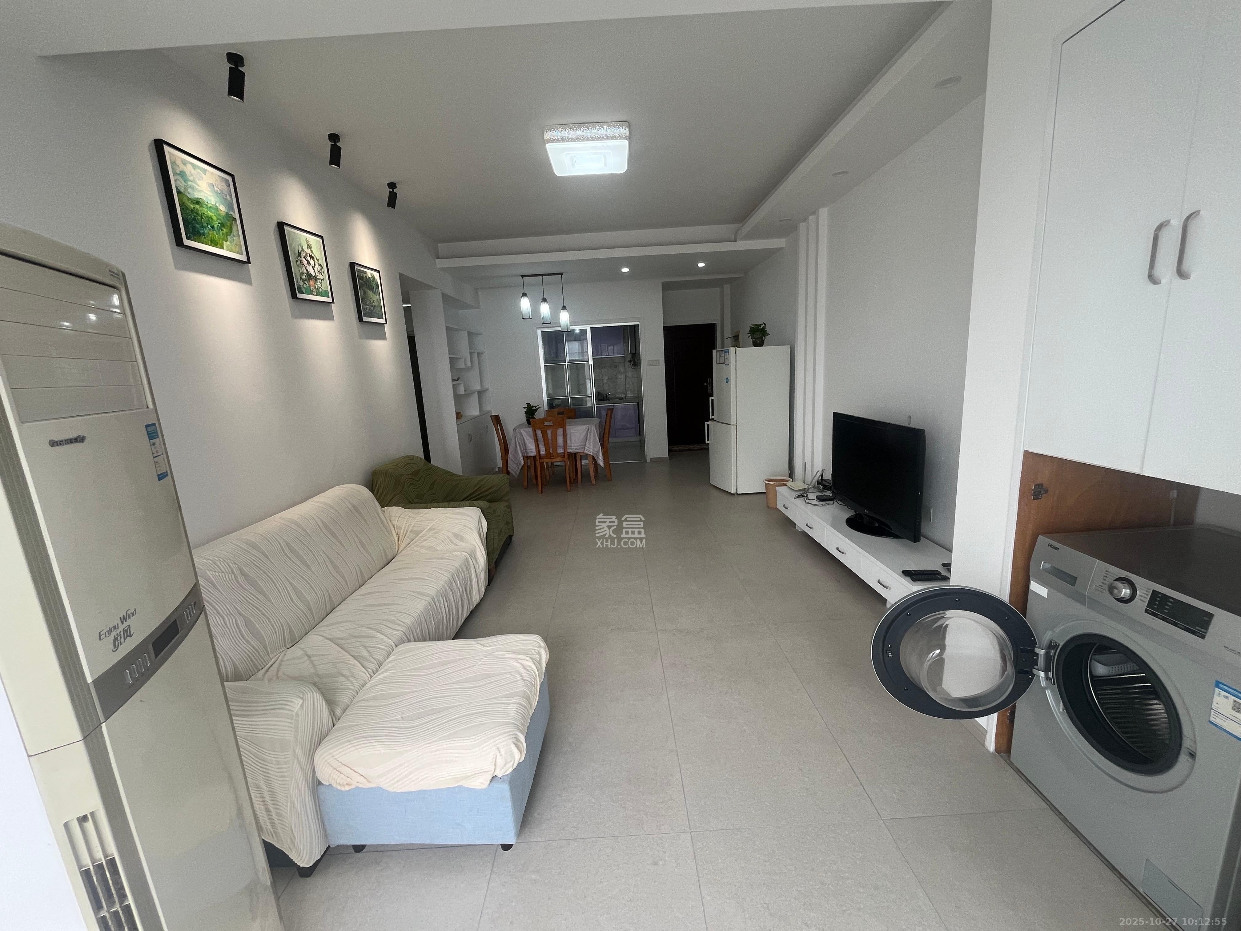 上河国际C区  3室2厅1卫    2800.0元/月室内图