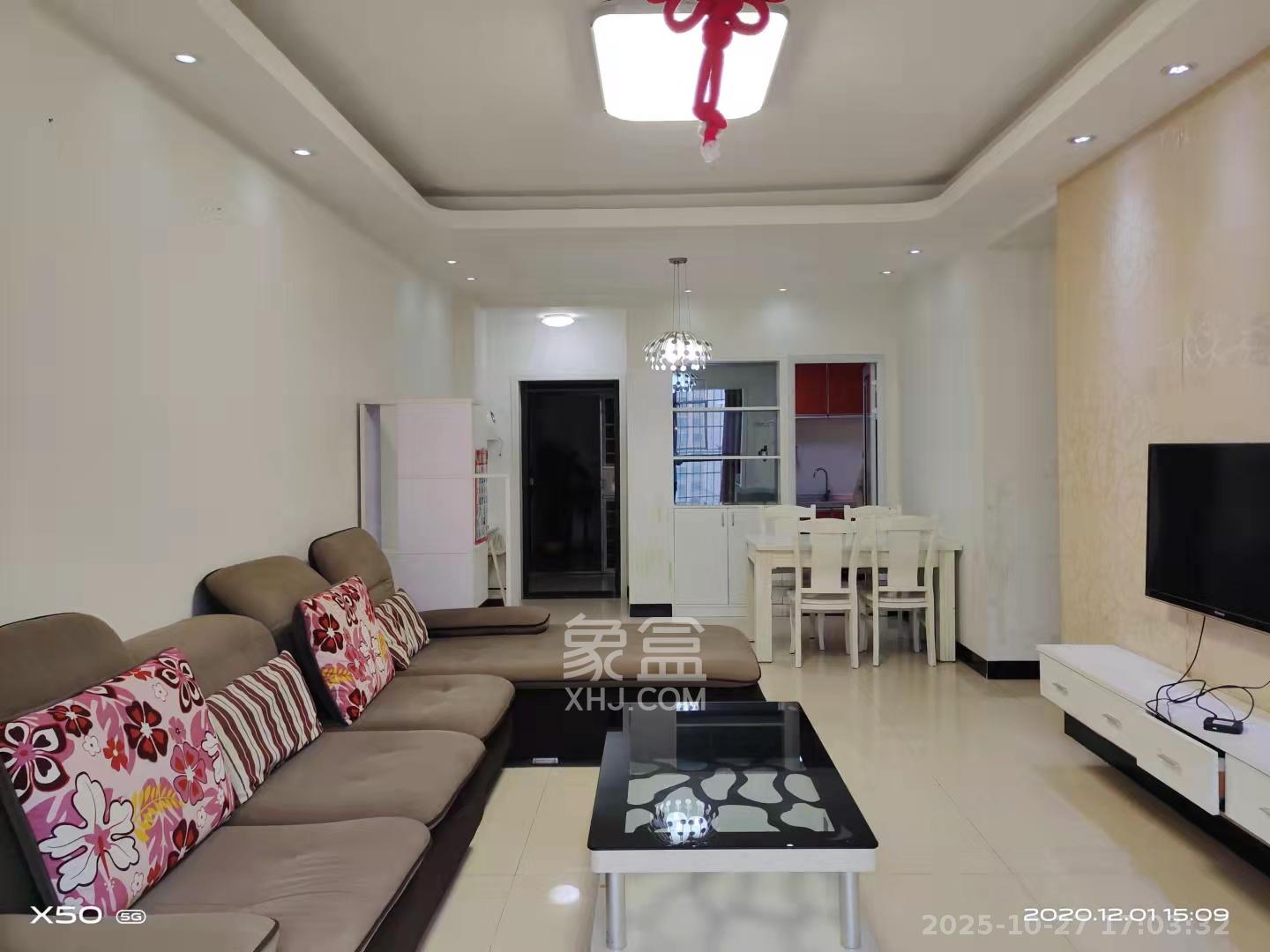 康斯丹郡(融程领秀佳园)  3室2厅1卫    2000.0元/月 康斯丹郡(融程领秀佳园)  3室2厅1卫    2000.0元/月室内图1