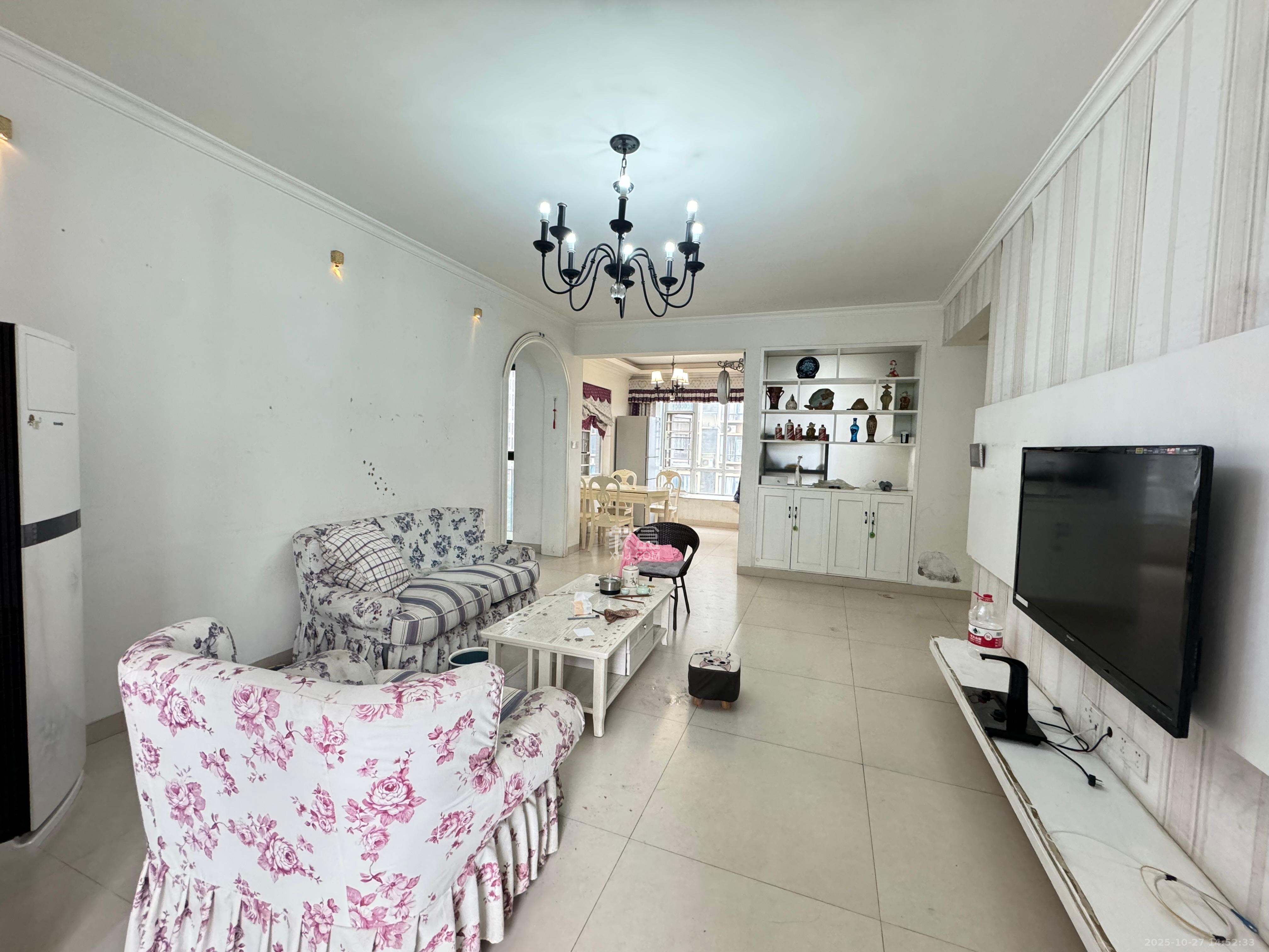 泊爱蓝湾  3室2厅1卫    3000.0元/月室内图