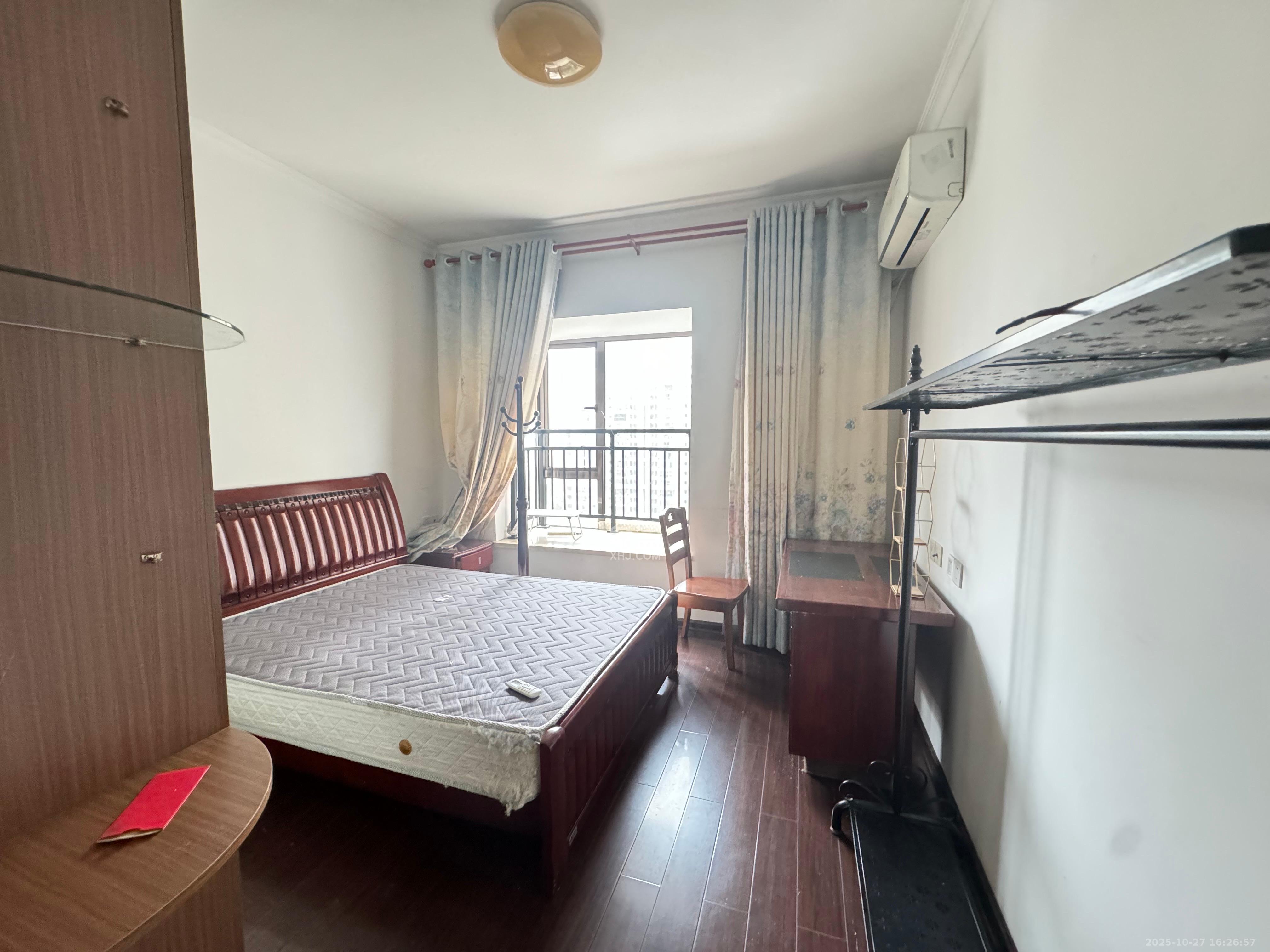 江山帝景哈佛  3室2厅2卫    2000.0元/月室内图