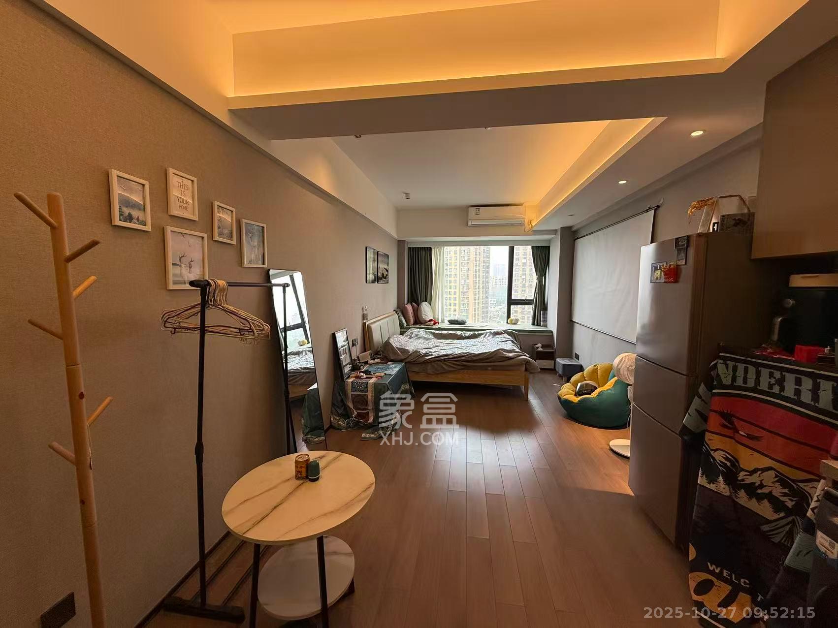 达美涧溪山  1室1厅1卫    1800.0元/月室内图1