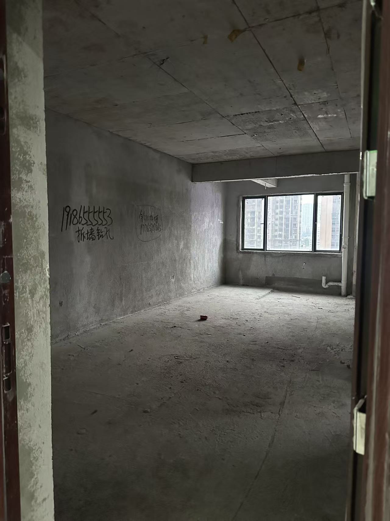 南苑上和三期  1室0厅0卫    43.8万客厅