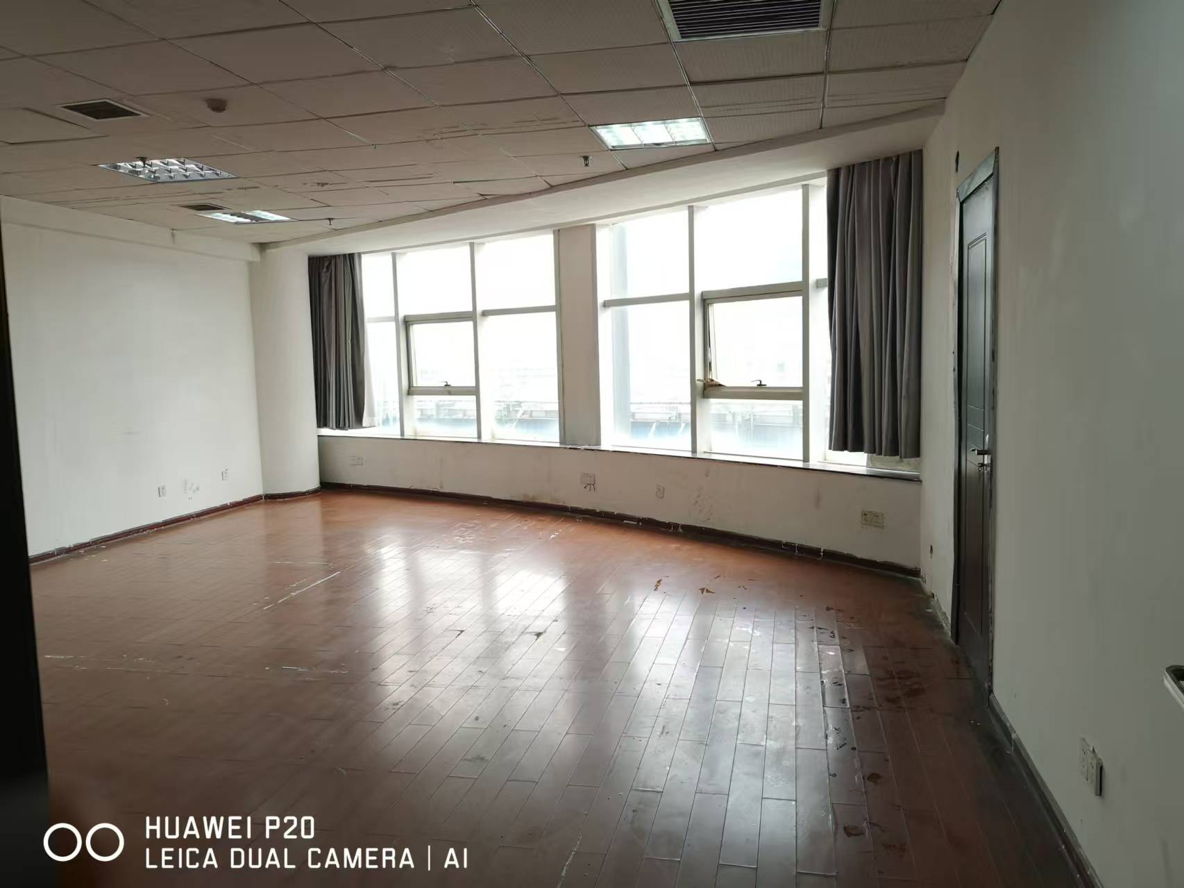 财富大厦 1室1厅1卫 1700.0元/月 财富大厦 1室1厅1卫 1700.0元/月室内图