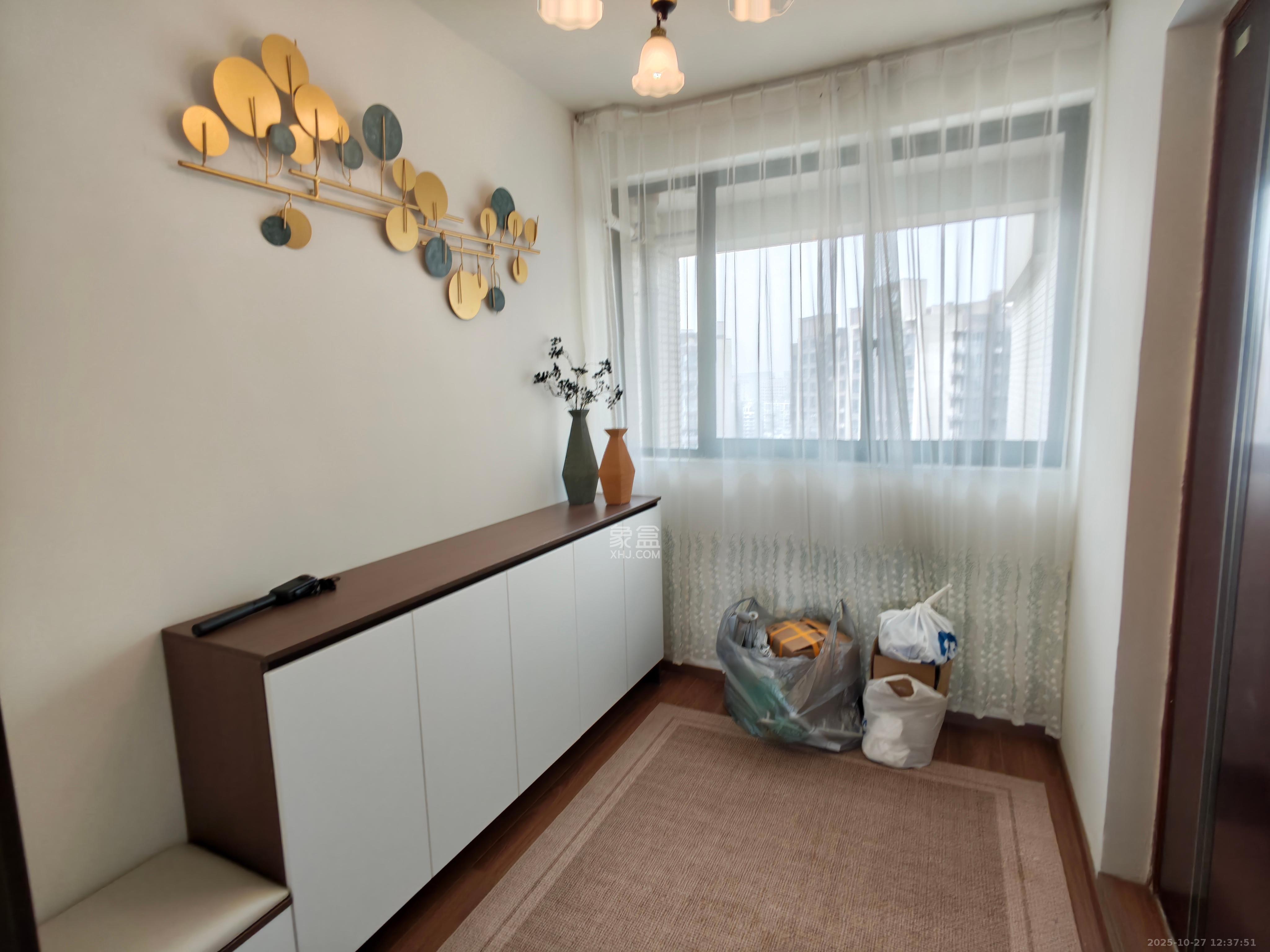 西山汇景一、二期  3室2厅2卫    4650.0元/月室内图