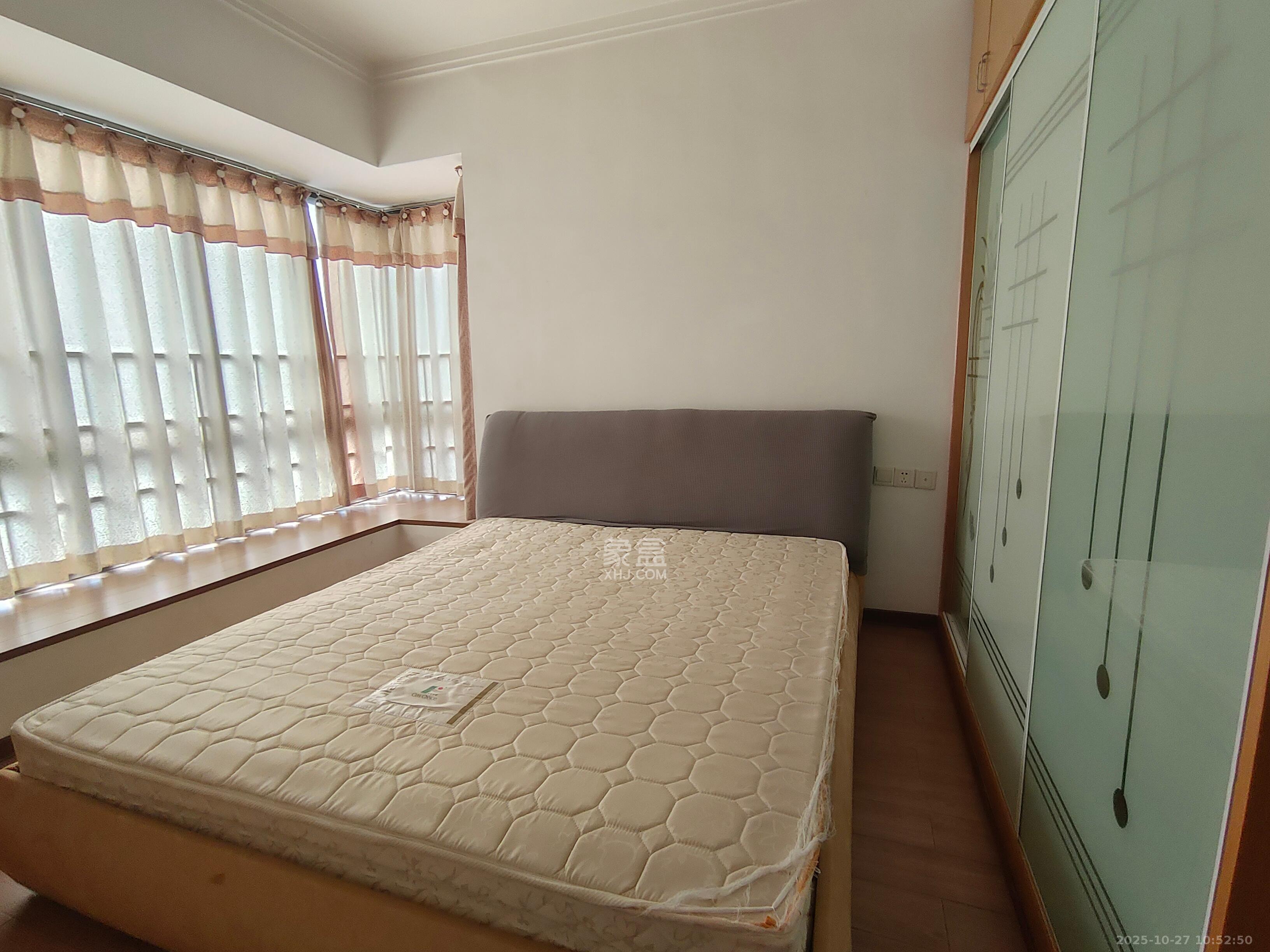 通泰梅岭苑 2室2厅1卫 2500.0元/月 通泰梅岭苑 2室2厅1卫 2500.0元/月室内图