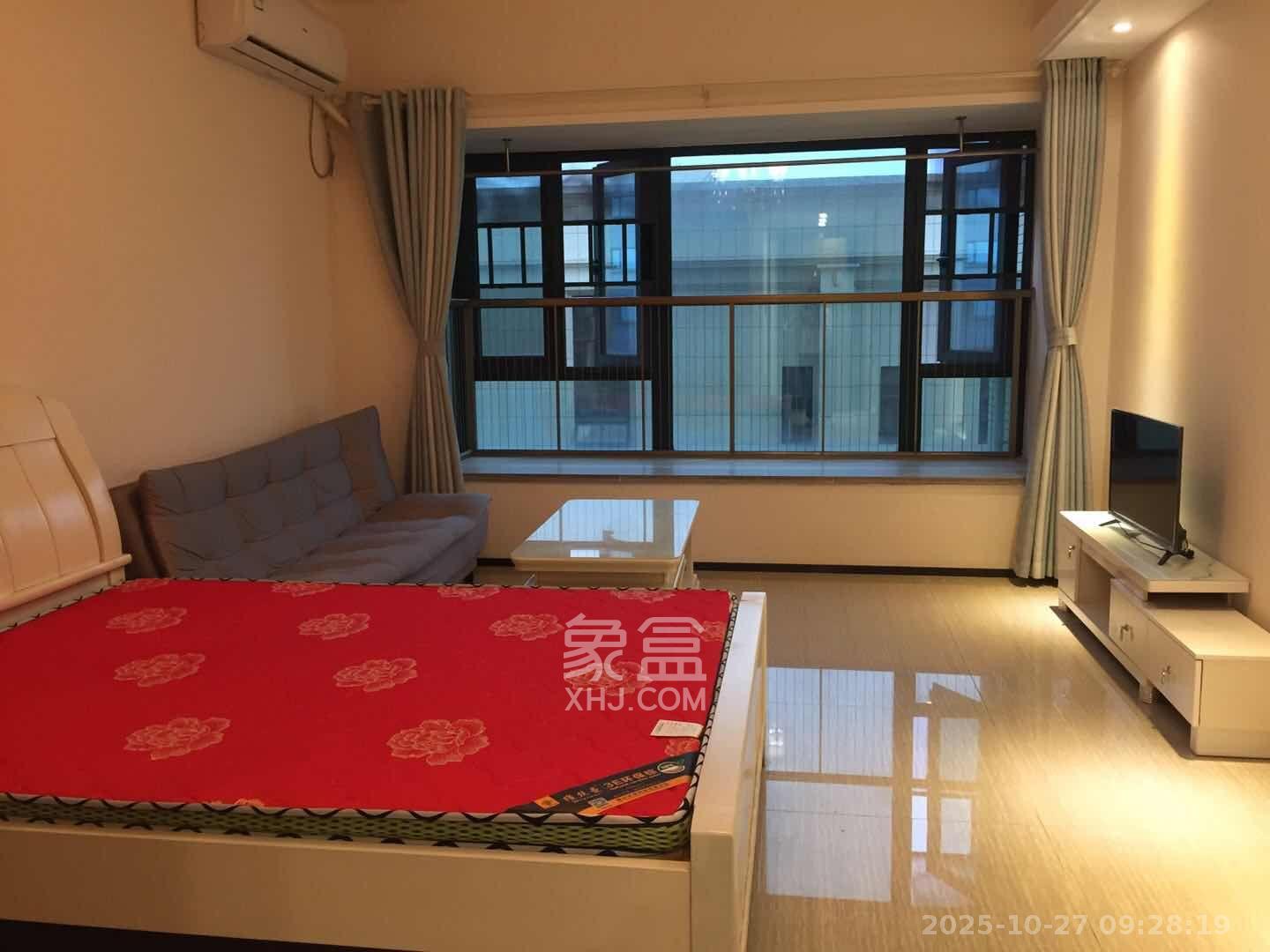 恒大翡翠华庭  1室1厅1卫    1150.0元/月