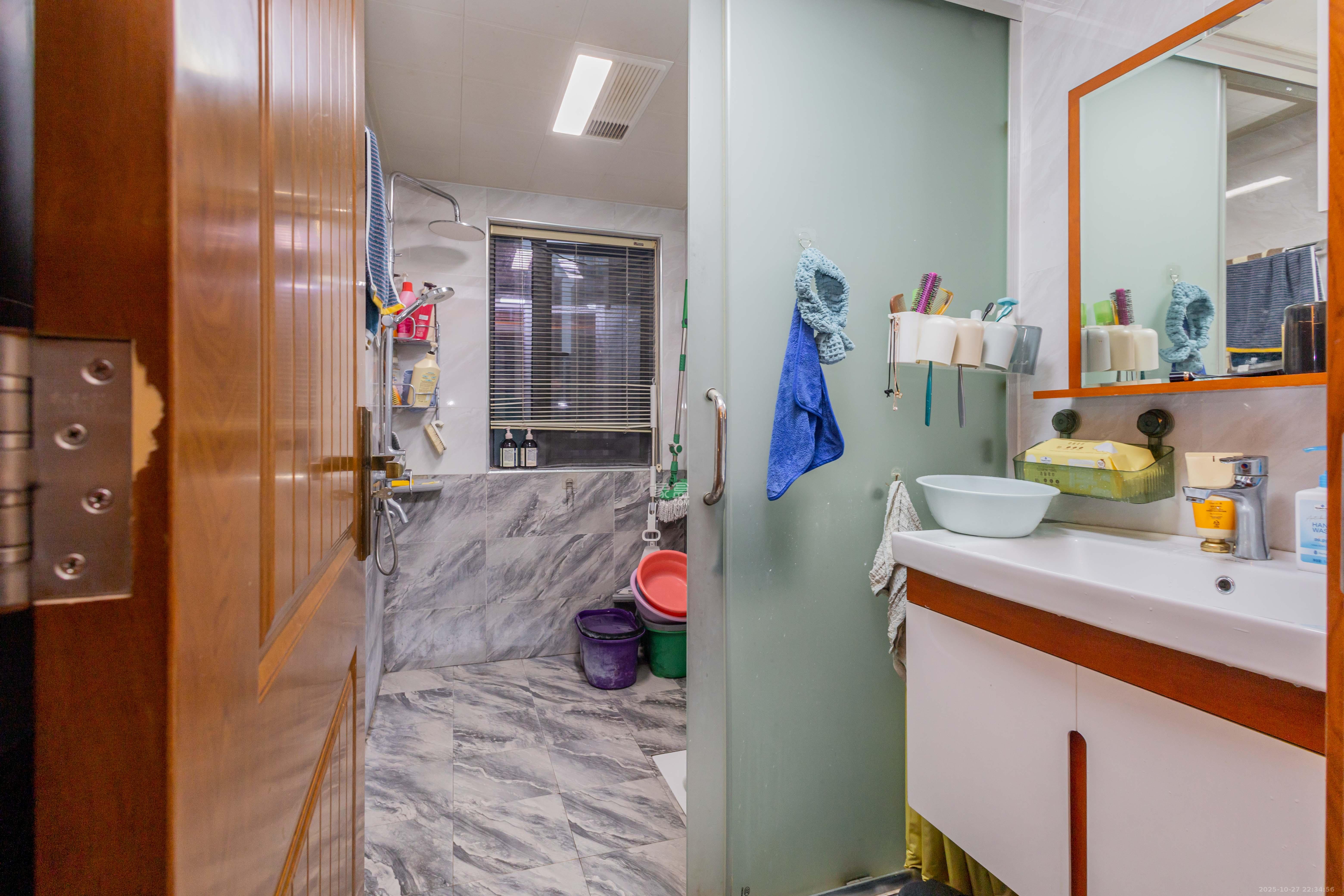 长房东云台  4室2厅2卫    118.0万卫生间