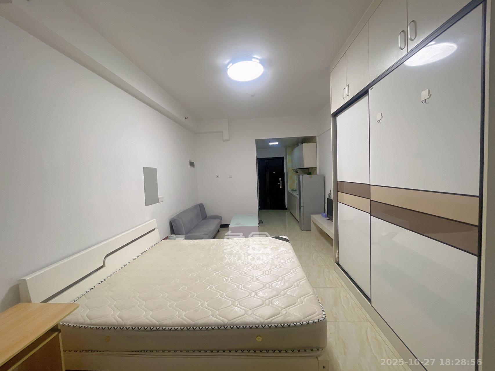 梅溪国际公寓（步步高新天地）  1室1厅1卫    1700.0元/月室内图