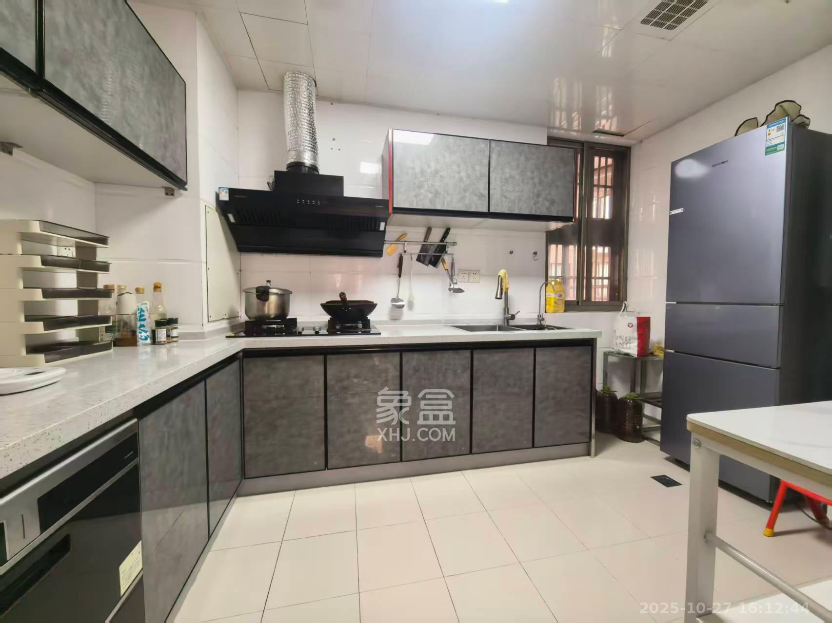 中天枫景园  4室2厅2卫    6500.0元/月 中天枫景园  4室2厅2卫    6500.0元/月室内图