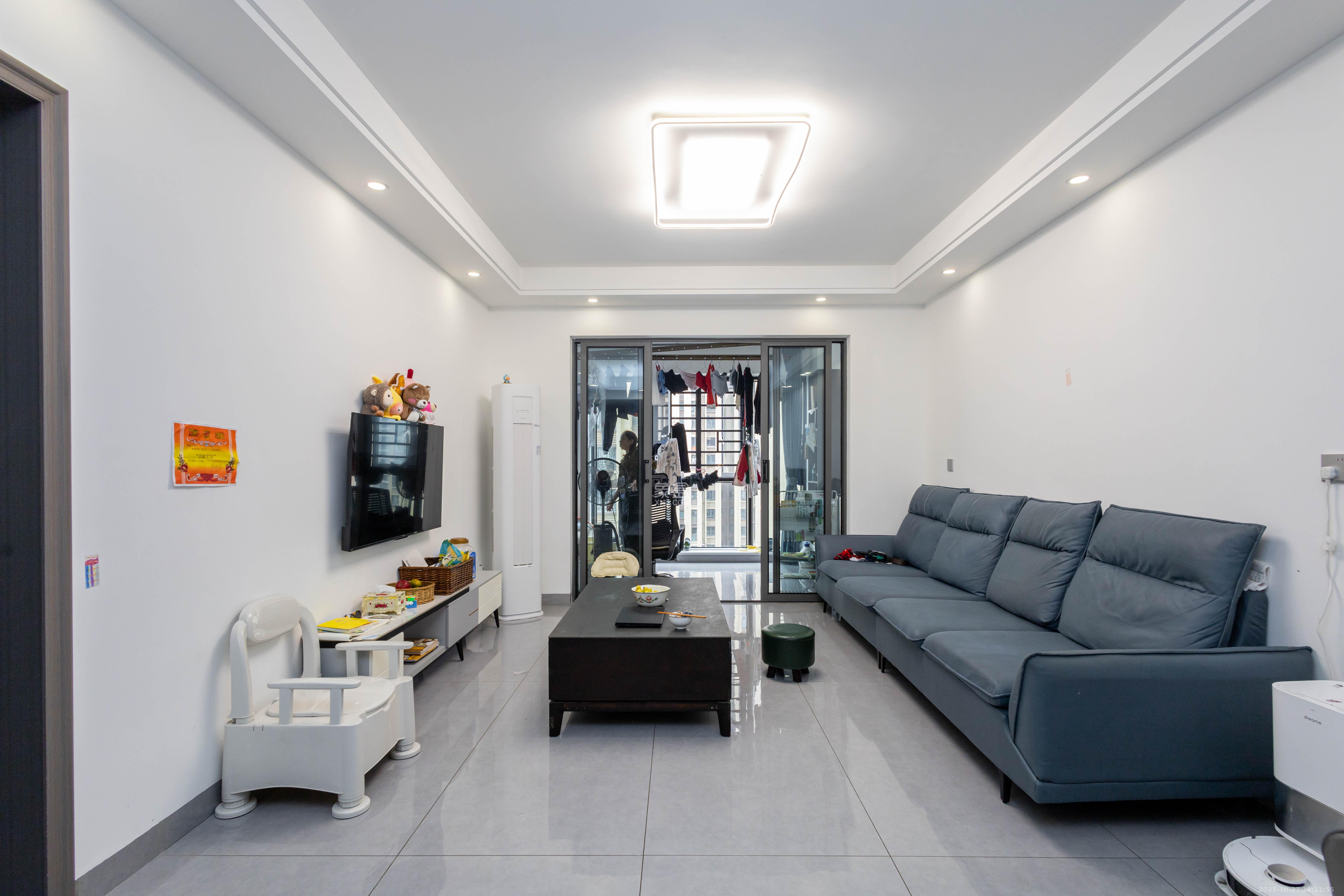 中交中央公园D4区  3室1厅1卫    106.0万客厅