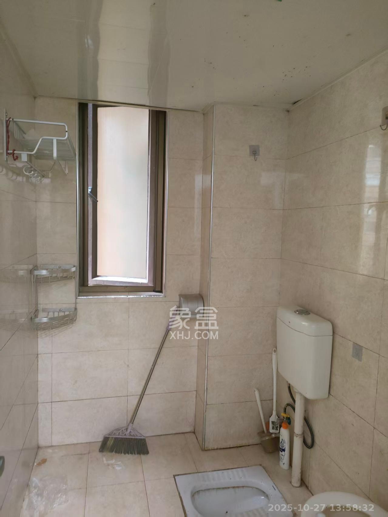 旭辉藏郡(藏郡、旭湘华府)  3室2厅1卫    2200.0元/月 旭辉藏郡(藏郡、旭湘华府)  3室2厅1卫    2200.0元/月小区图