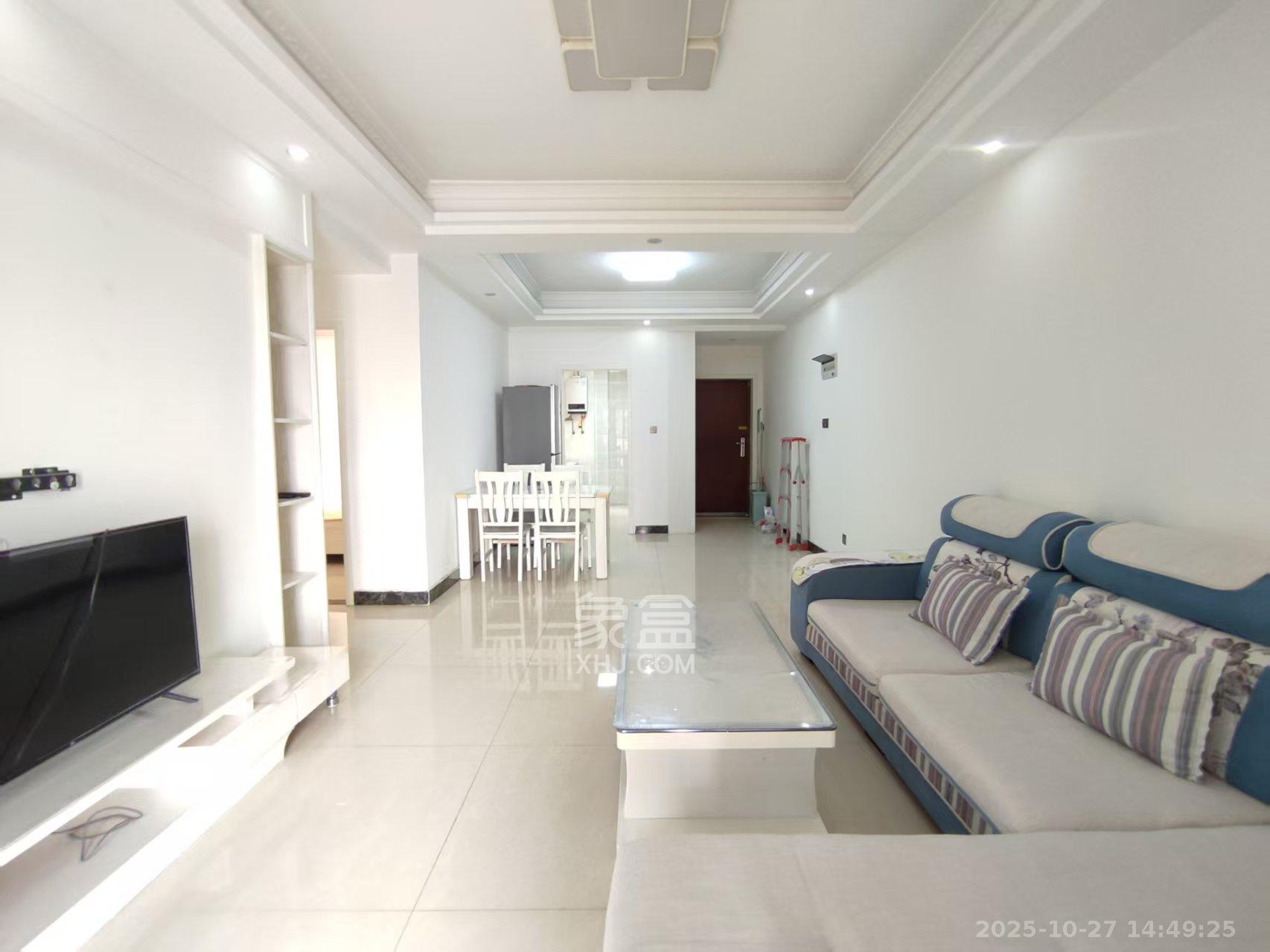 天元涉外景园C区  2室2厅1卫    2500.0元/月室内图1