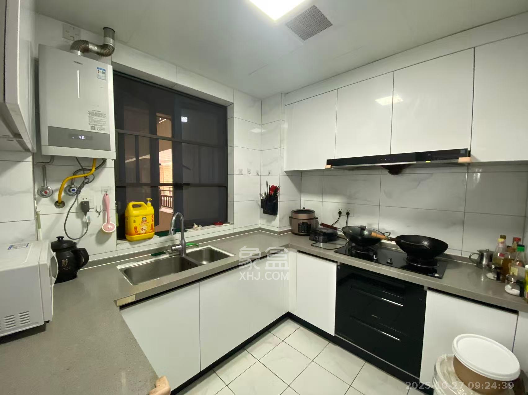 春晖花园  3室2厅2卫    2200.0元/月室内图