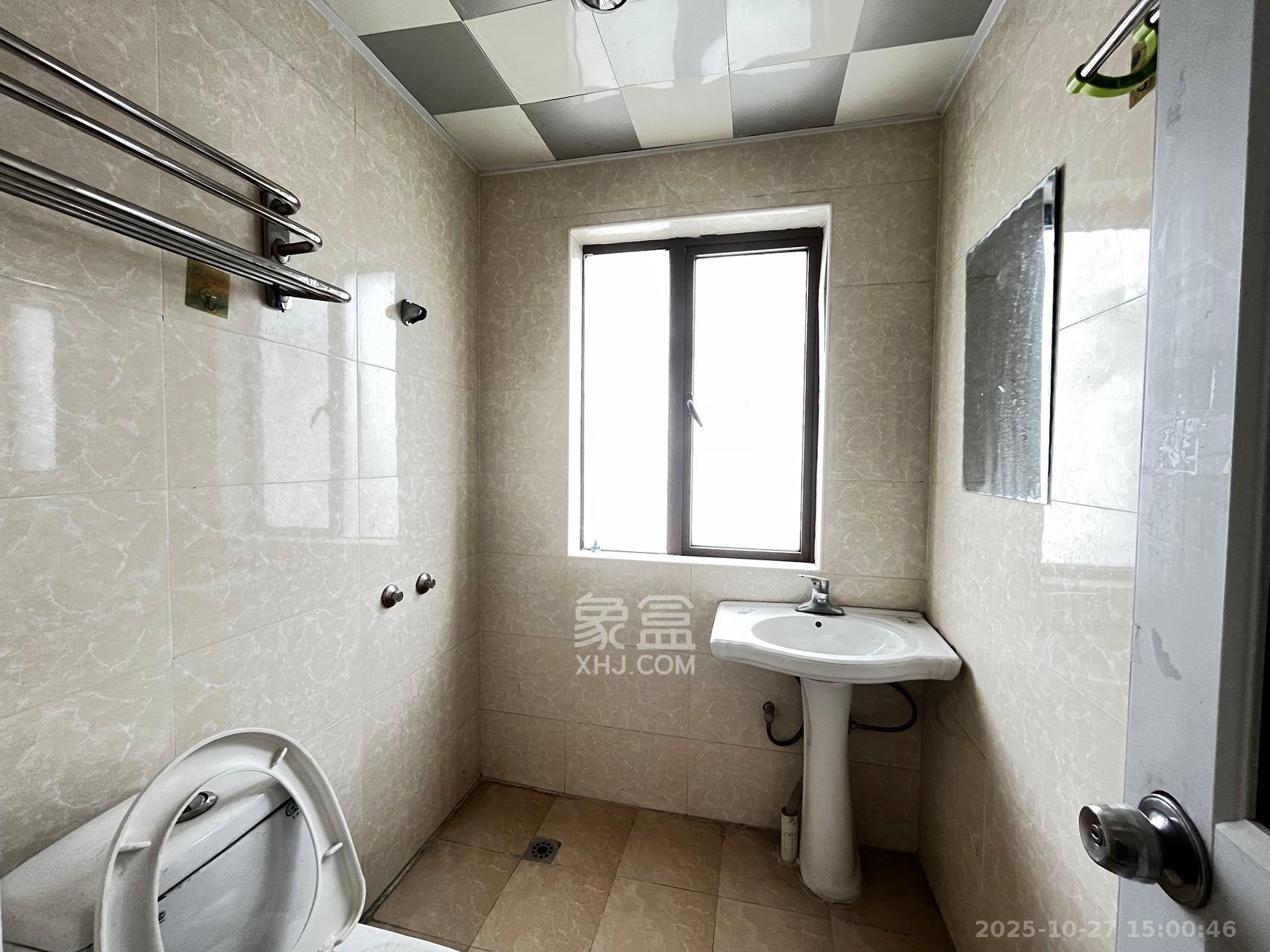 高信向日葵  3室2厅2卫    2600.0元/月 高信向日葵  3室2厅2卫    2600.0元/月室内图