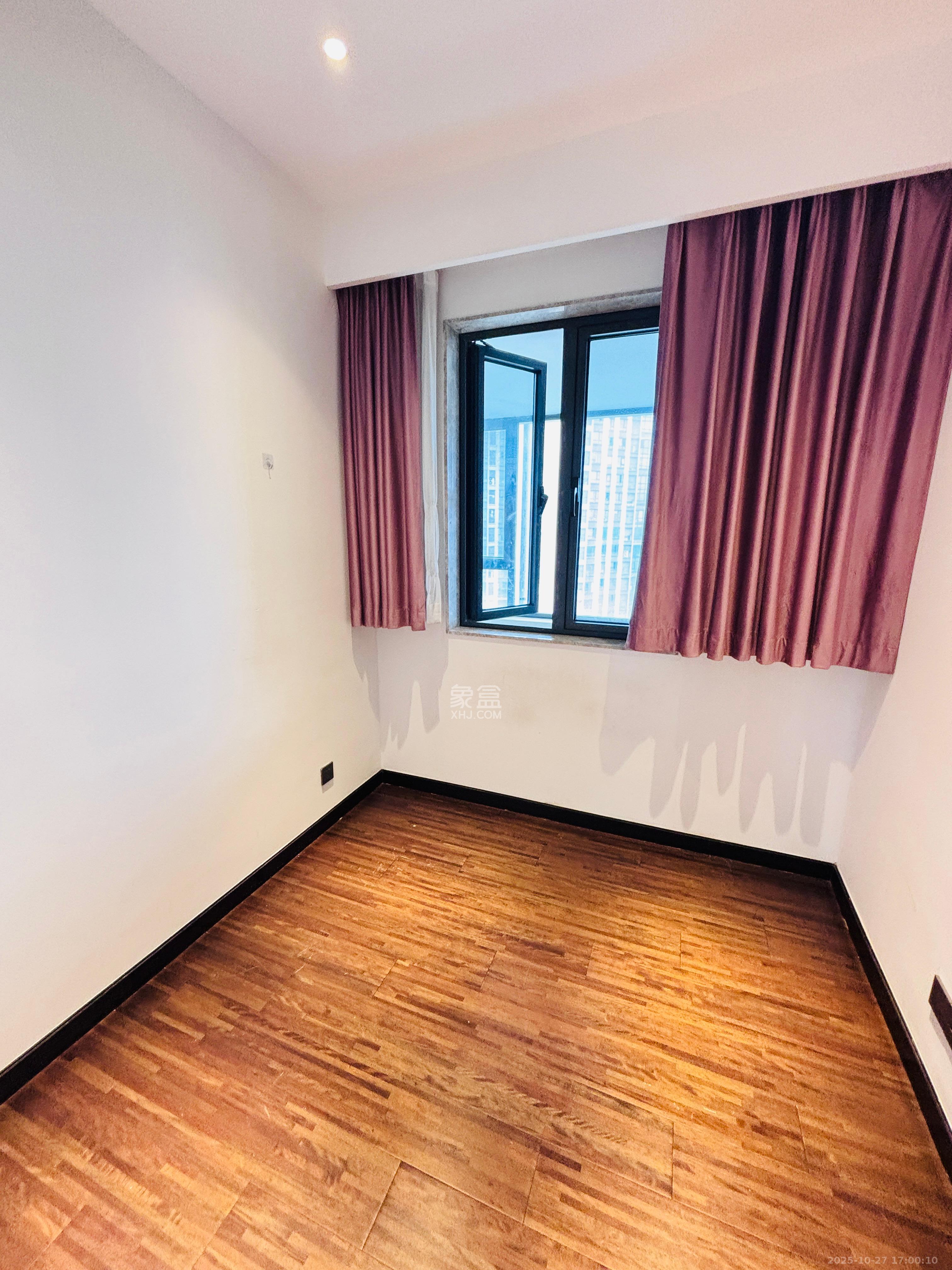 珠江颐德公馆  4室2厅3卫    8500.0元/月室内图