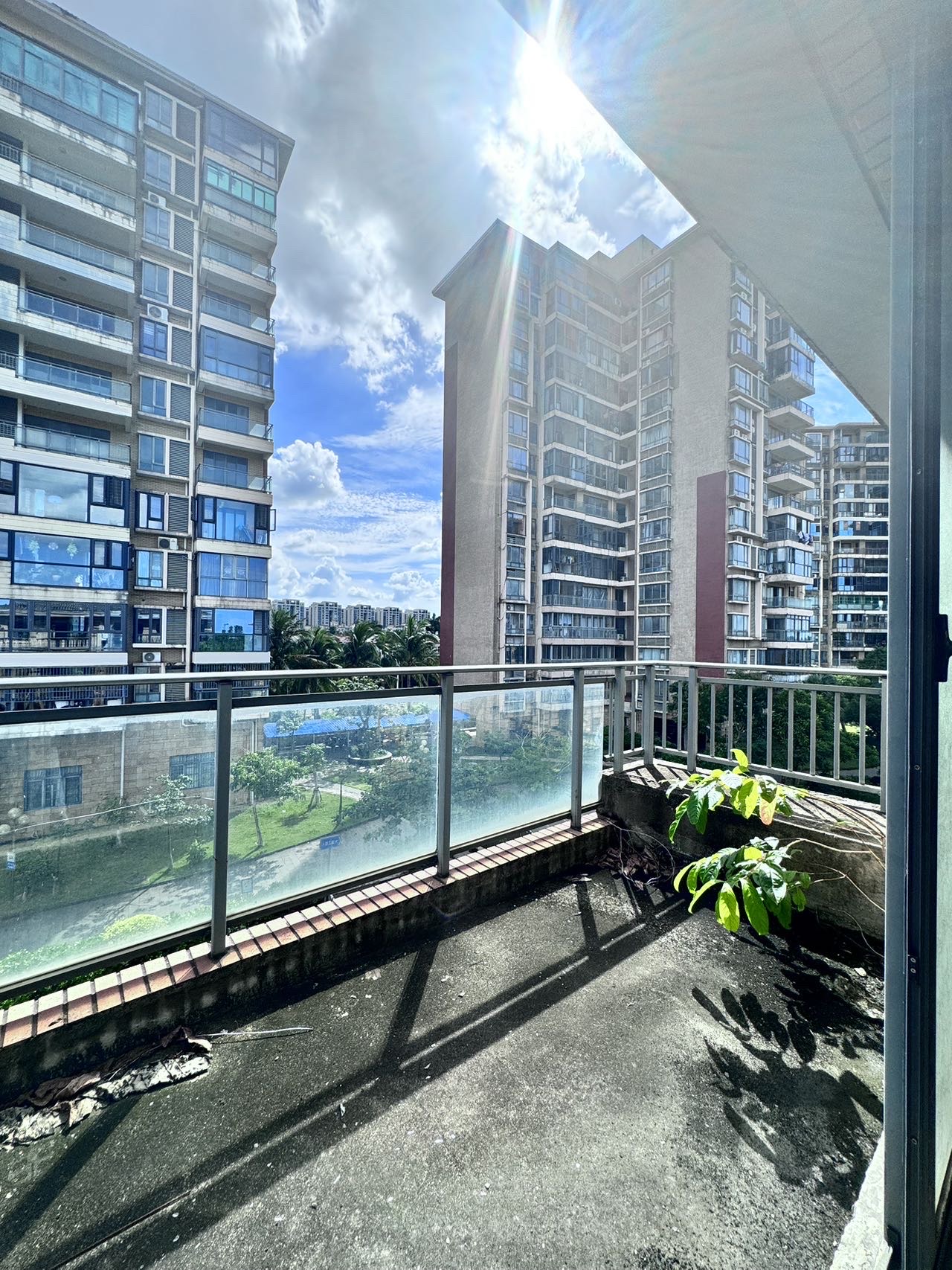 龙墅湾  1室0厅0卫    1070.0万客厅