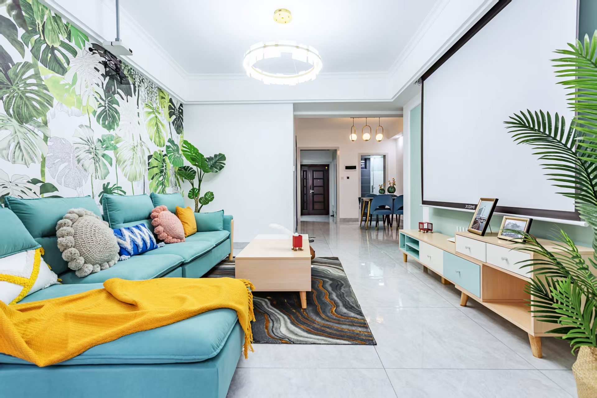 融冠亲城  3室1厅1卫    2500.0元/月室内图