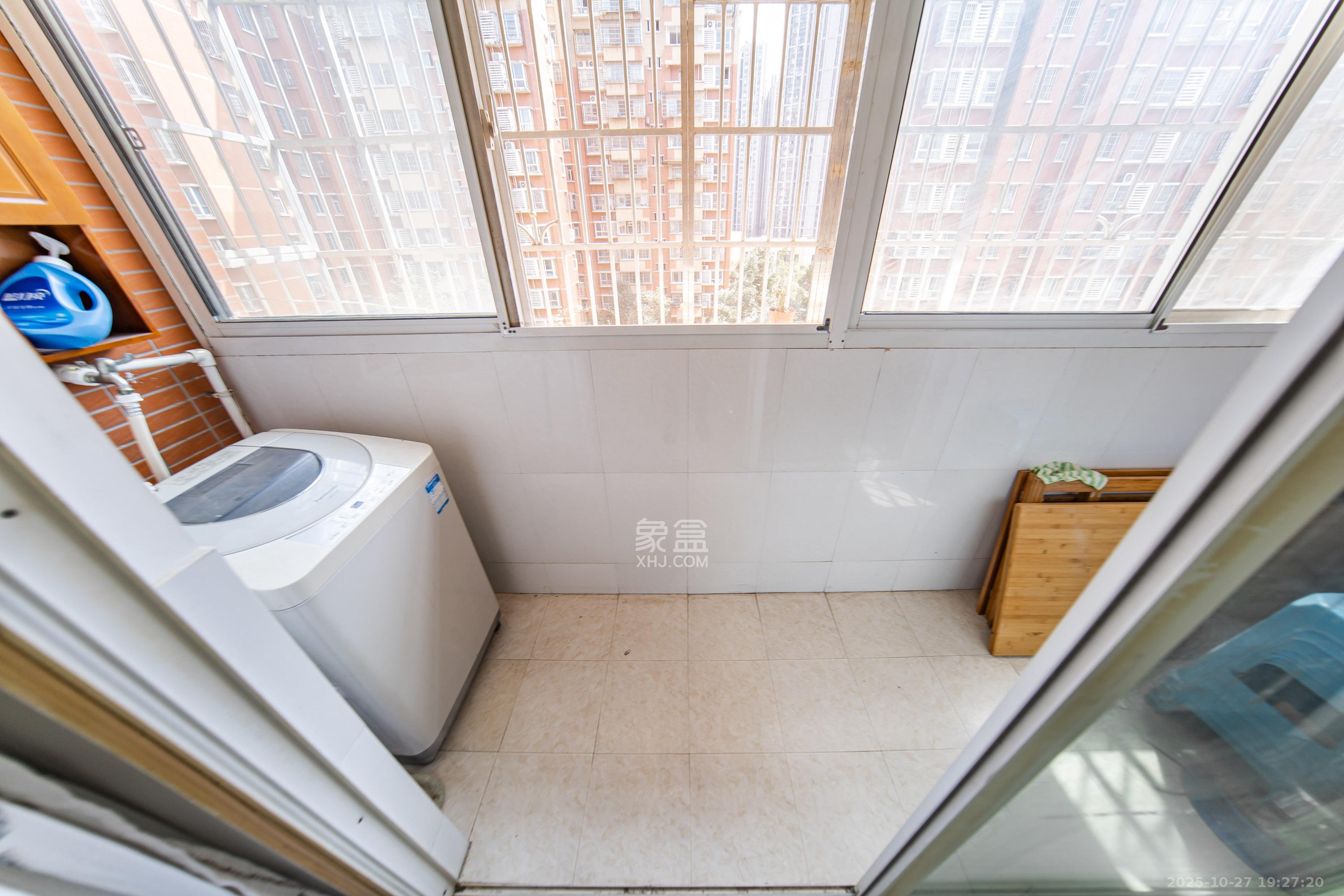 润芳园  3室2厅1卫    75.0万阳台